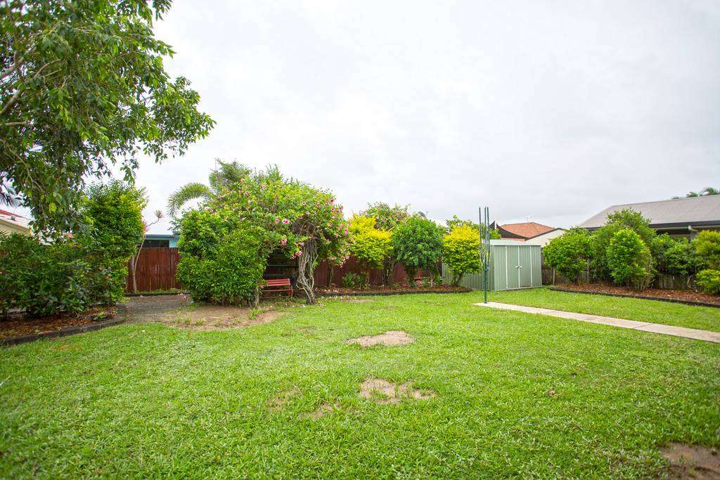 Photo 20 of 18 Victor Avenue, Glenella