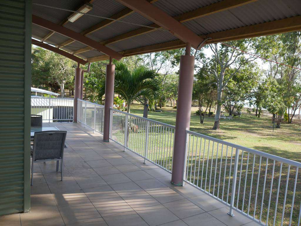 90 Colonial Drive, Clairview - Thumbnail 4
