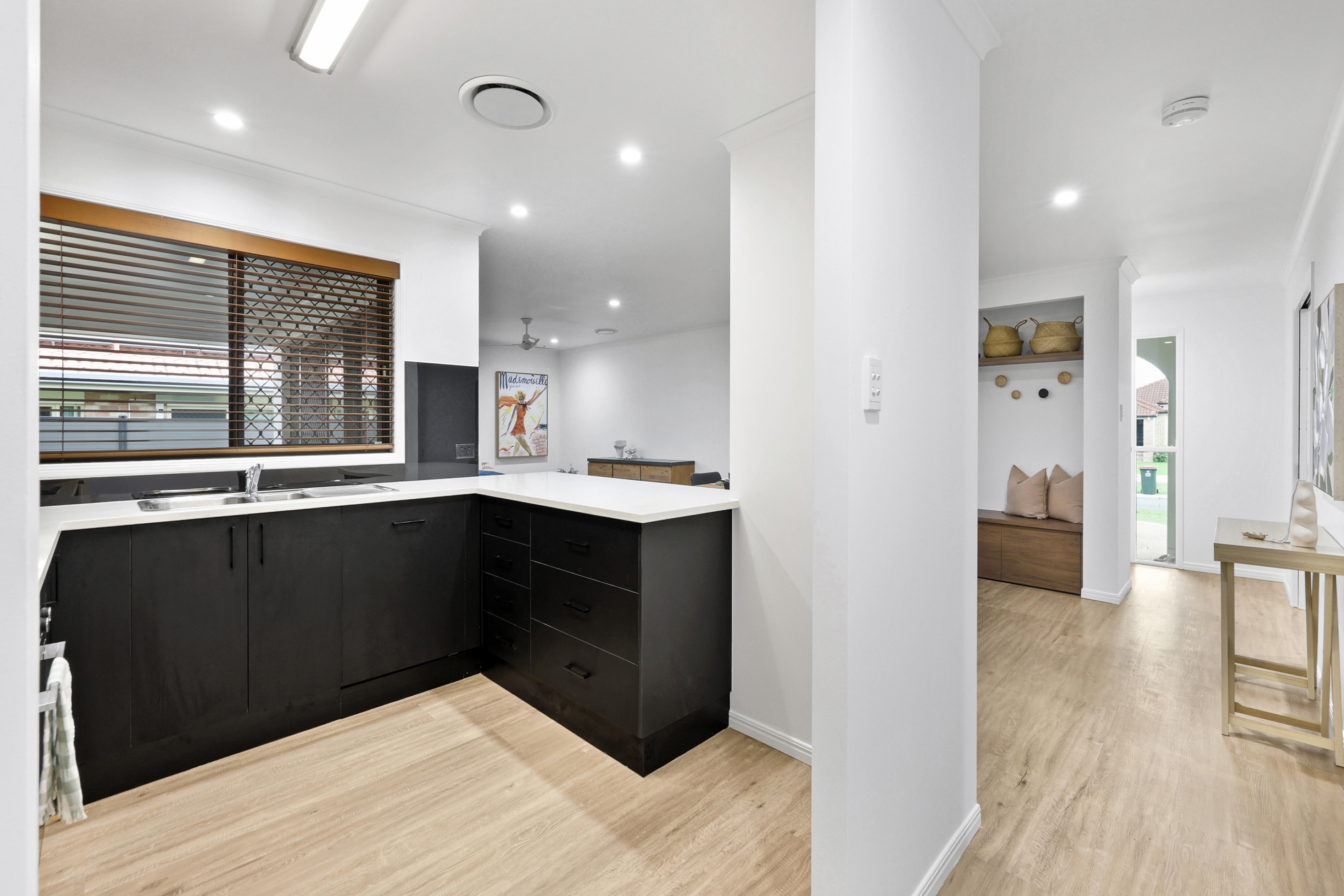 12 Eden Court, Glenella - Thumbnail 4