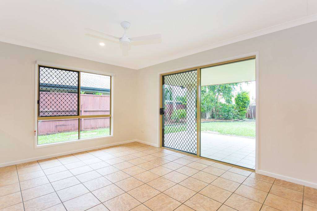 Photo 7 of 18 Victor Avenue, Glenella