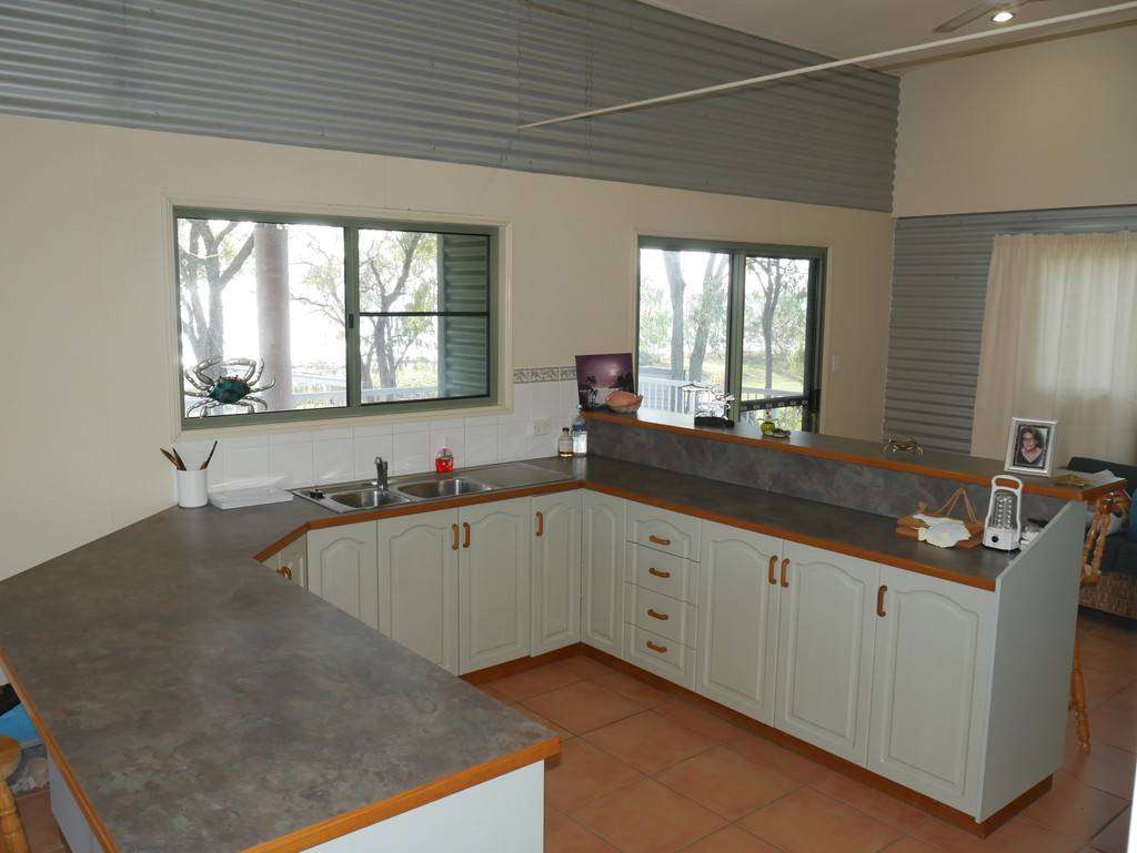 90 Colonial Drive, Clairview - Thumbnail 2