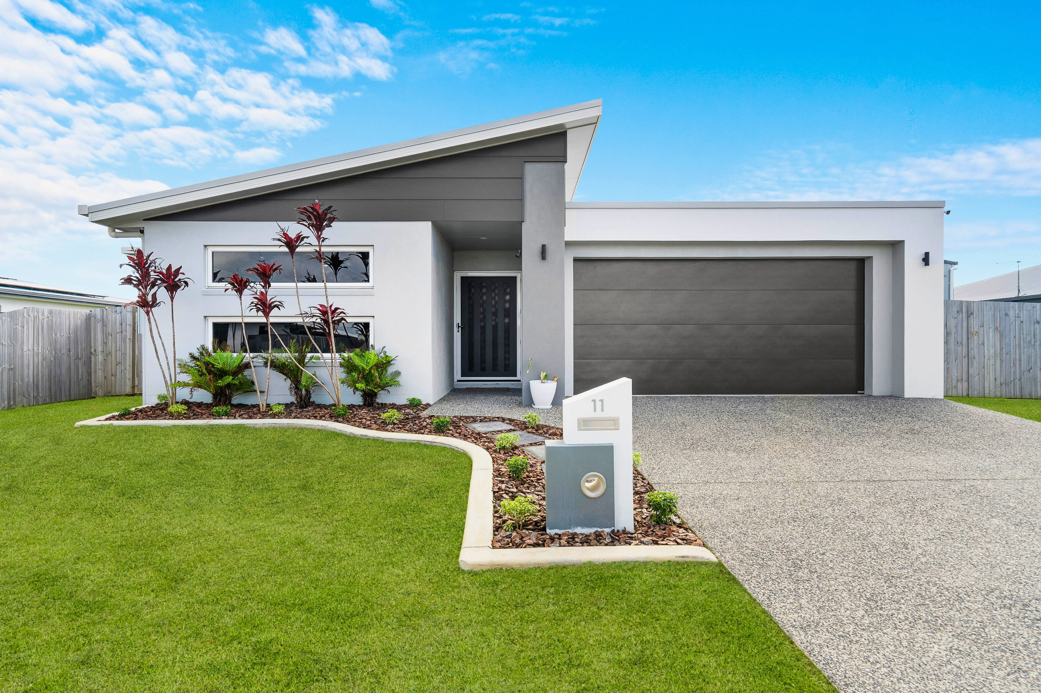 11 Billabong Crescent, Bakers Creek - Image 1