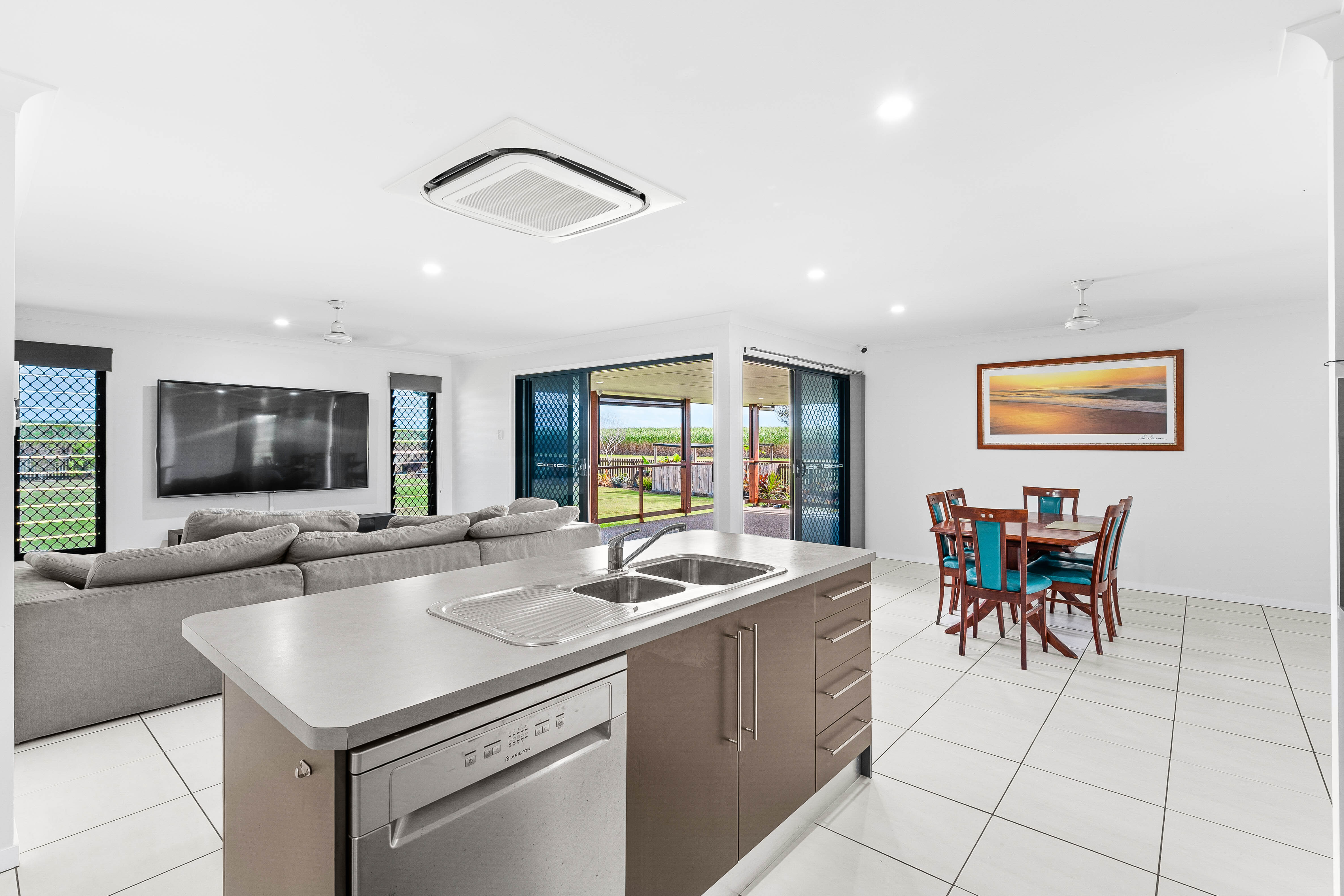 335 Holmes Road, Bakers Creek - Thumbnail 5