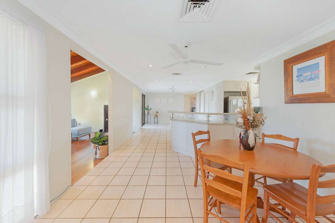 10 Grevillea Drive, Glenella - Thumbnail 3