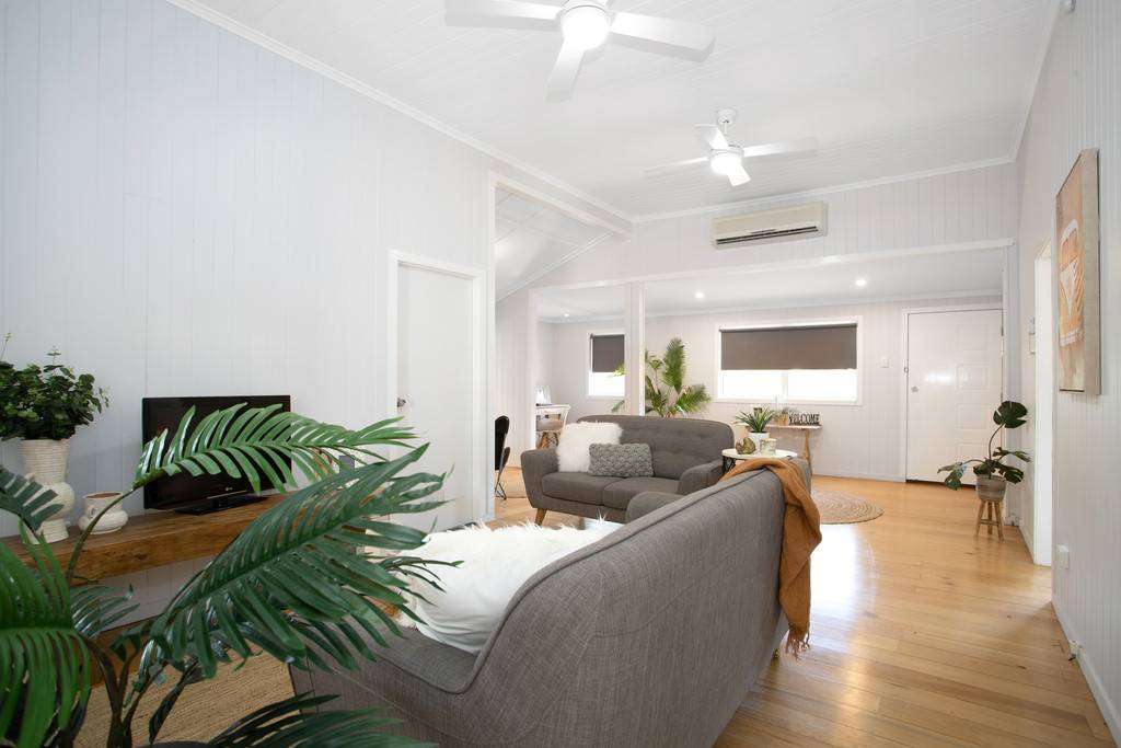 Photo 5 of 33 Maralyn Avenue, Grasstree Beach