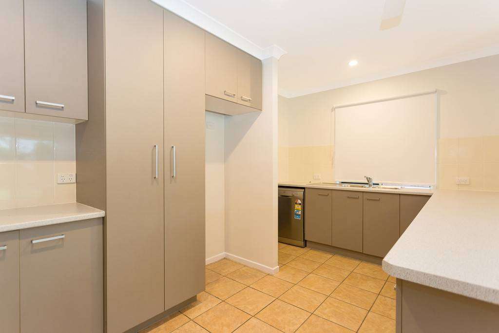 Photo 4 of 18 Victor Avenue, Glenella