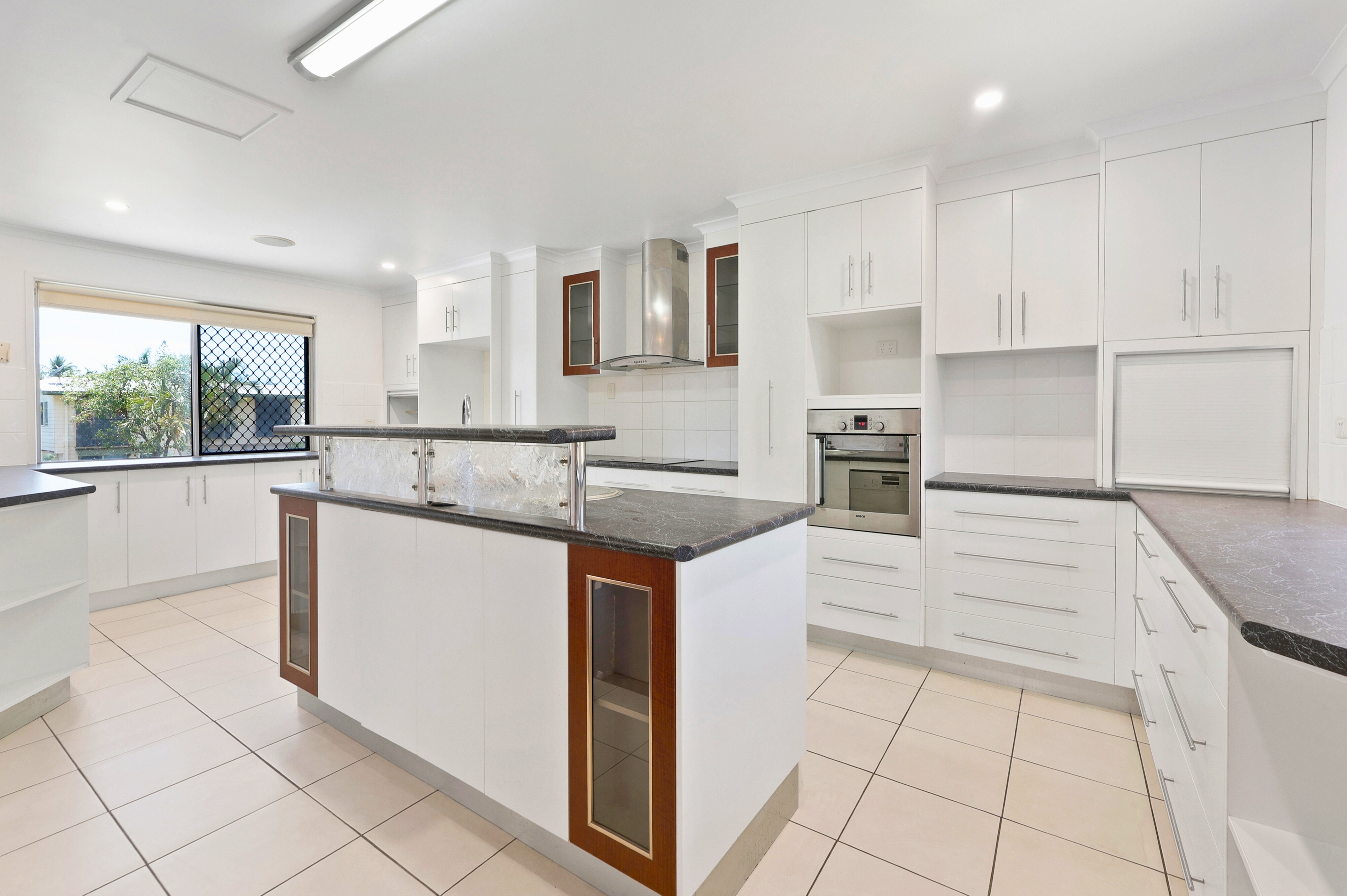 16 Barnfield Drive, Andergrove - Thumbnail 2