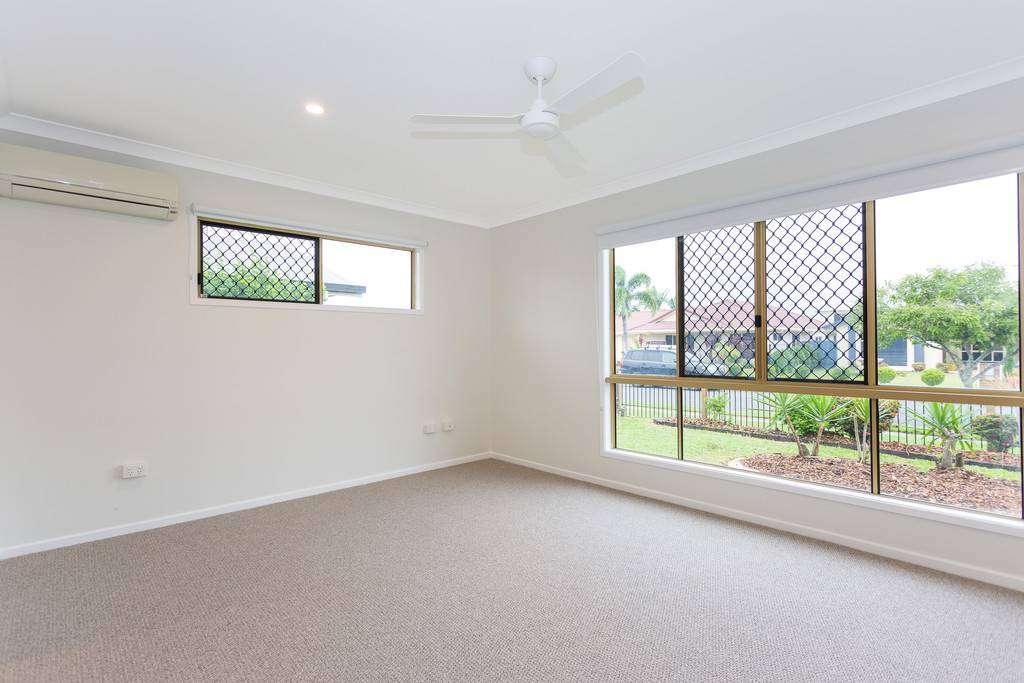 Photo 10 of 18 Victor Avenue, Glenella