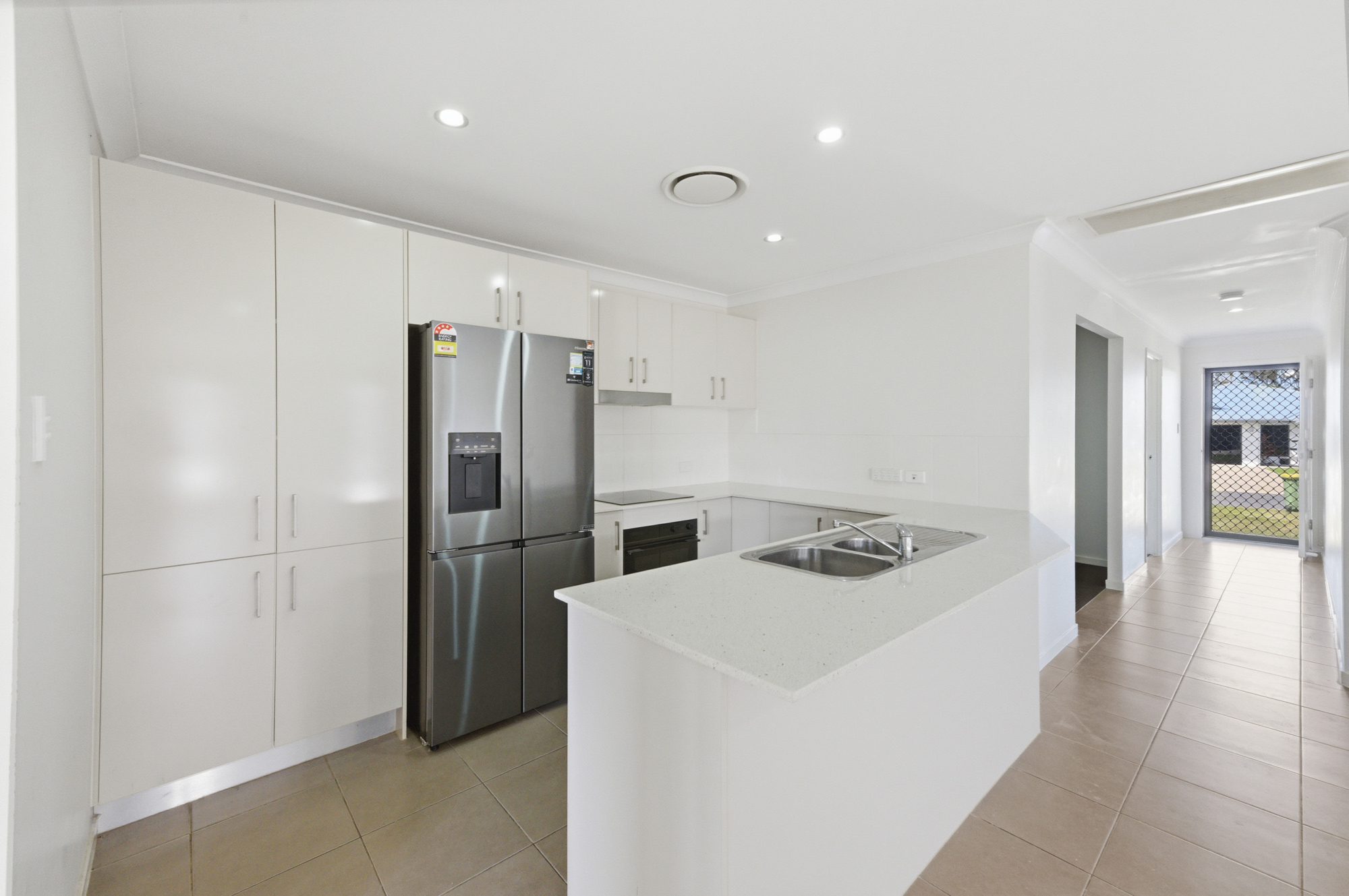 3 Armstrong Court, Marian - Thumbnail 2