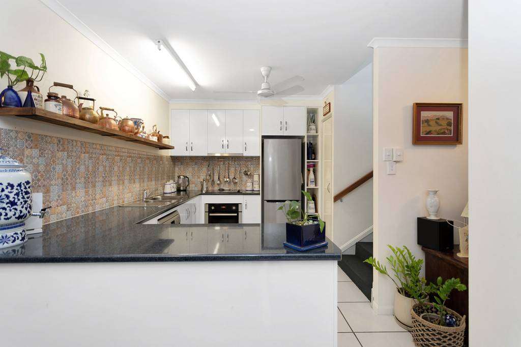 1/9 Robin Street
