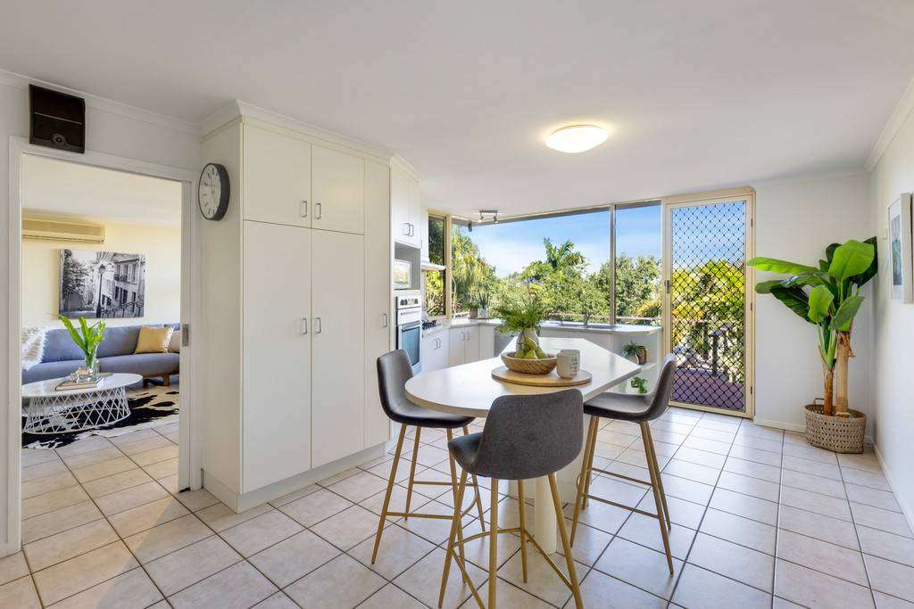 13 Kinnon Street, Glenella - Thumbnail 4