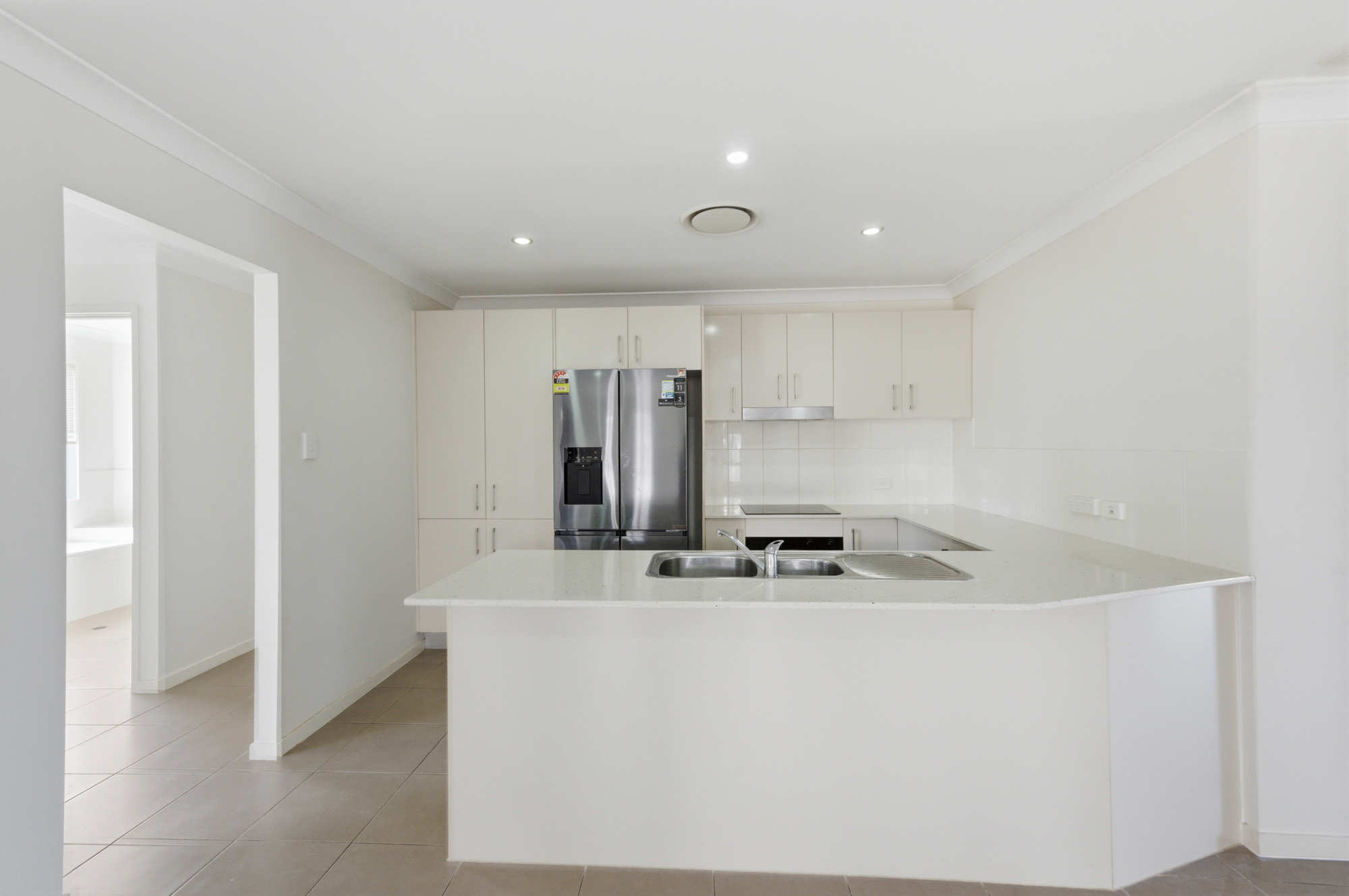 3 Armstrong Court, Marian - Thumbnail 3