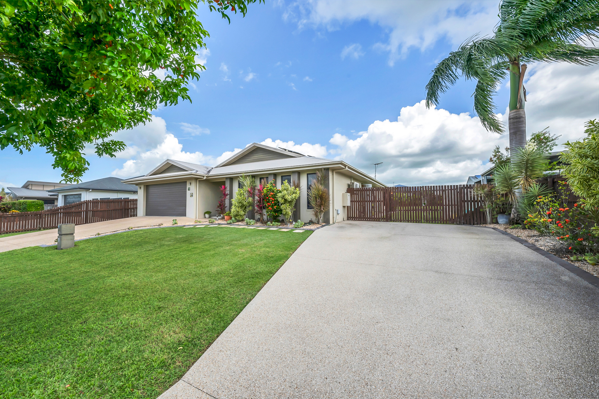35 Bowden Crescent, Marian - Thumbnail 2