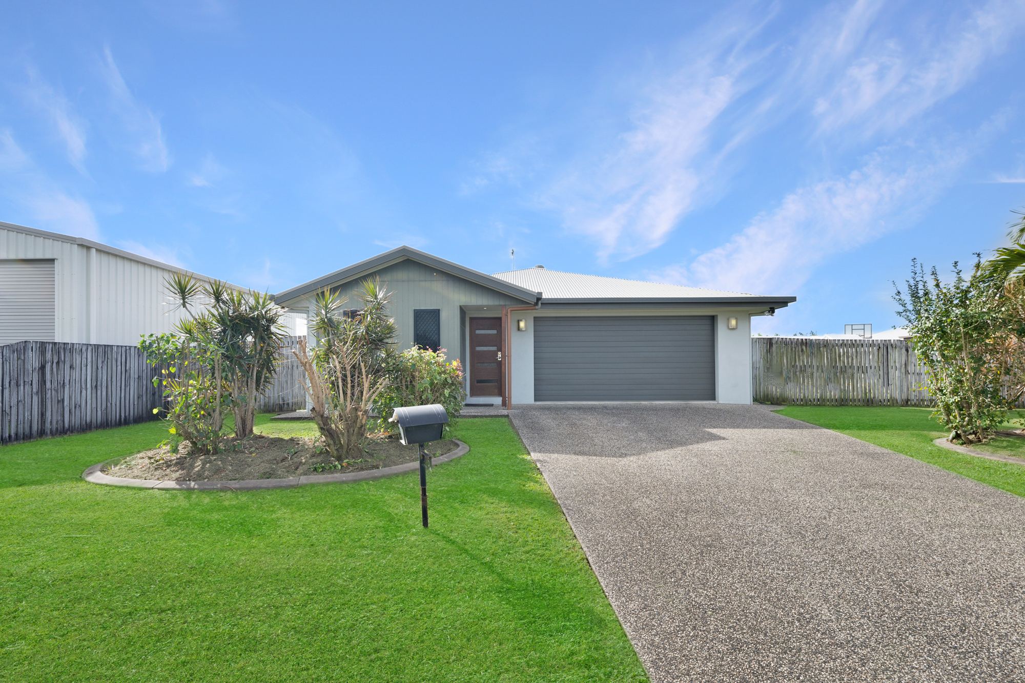 15 Hocking Crescent