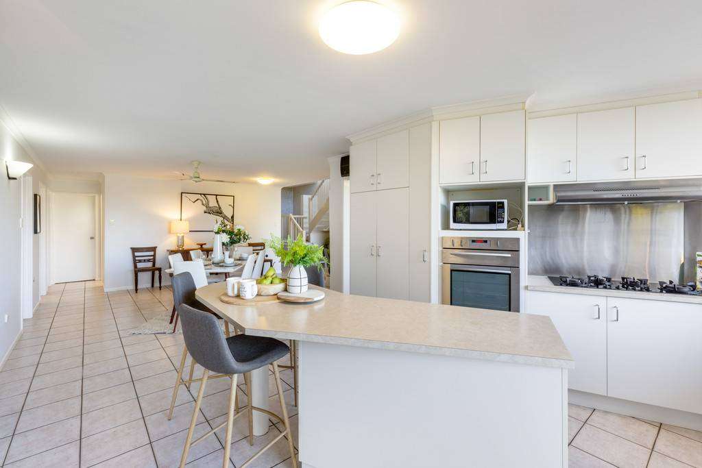13 Kinnon Street, Glenella - Thumbnail 3