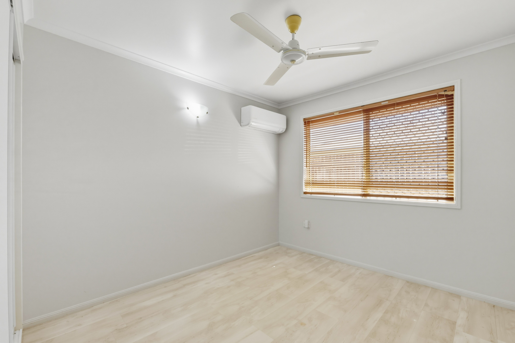 Photo 11 of 18 Culloden Place, Beaconsfield