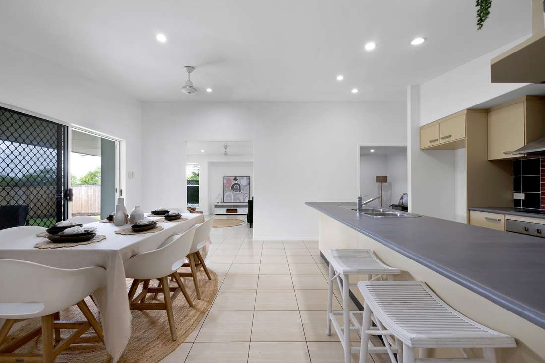 58 Cinnamon Drive, Glenella - Thumbnail 2