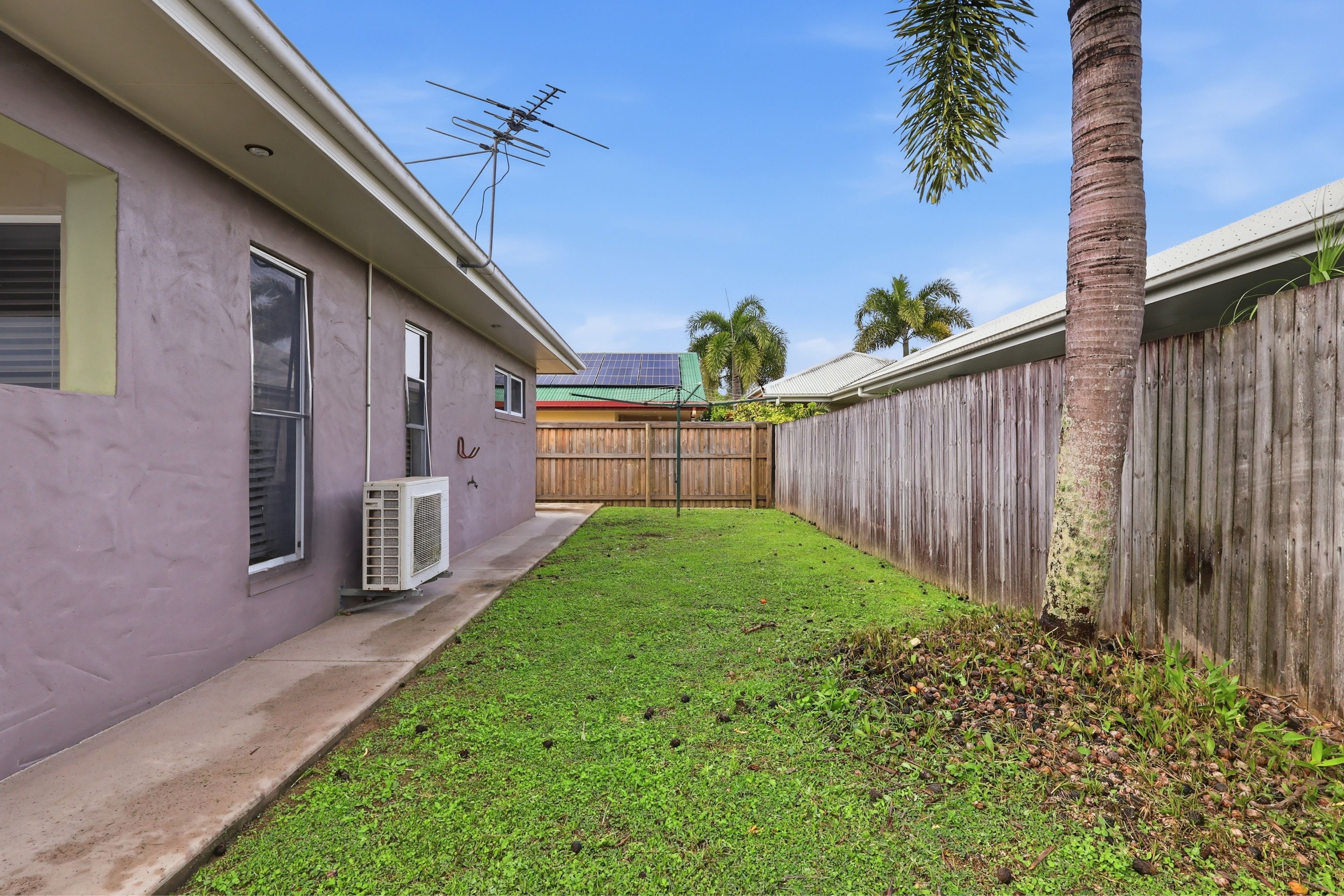 Photo 15 of 3 Angelina Avenue, Glenella