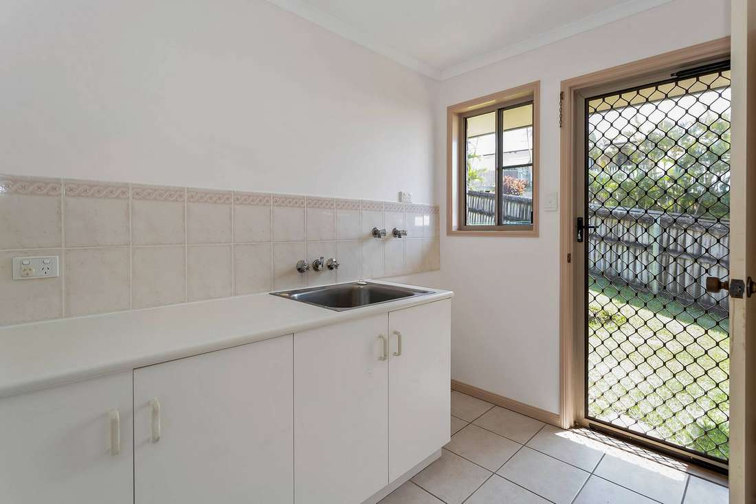 Photo 12 of 6 Dell Court, Beaconsfield