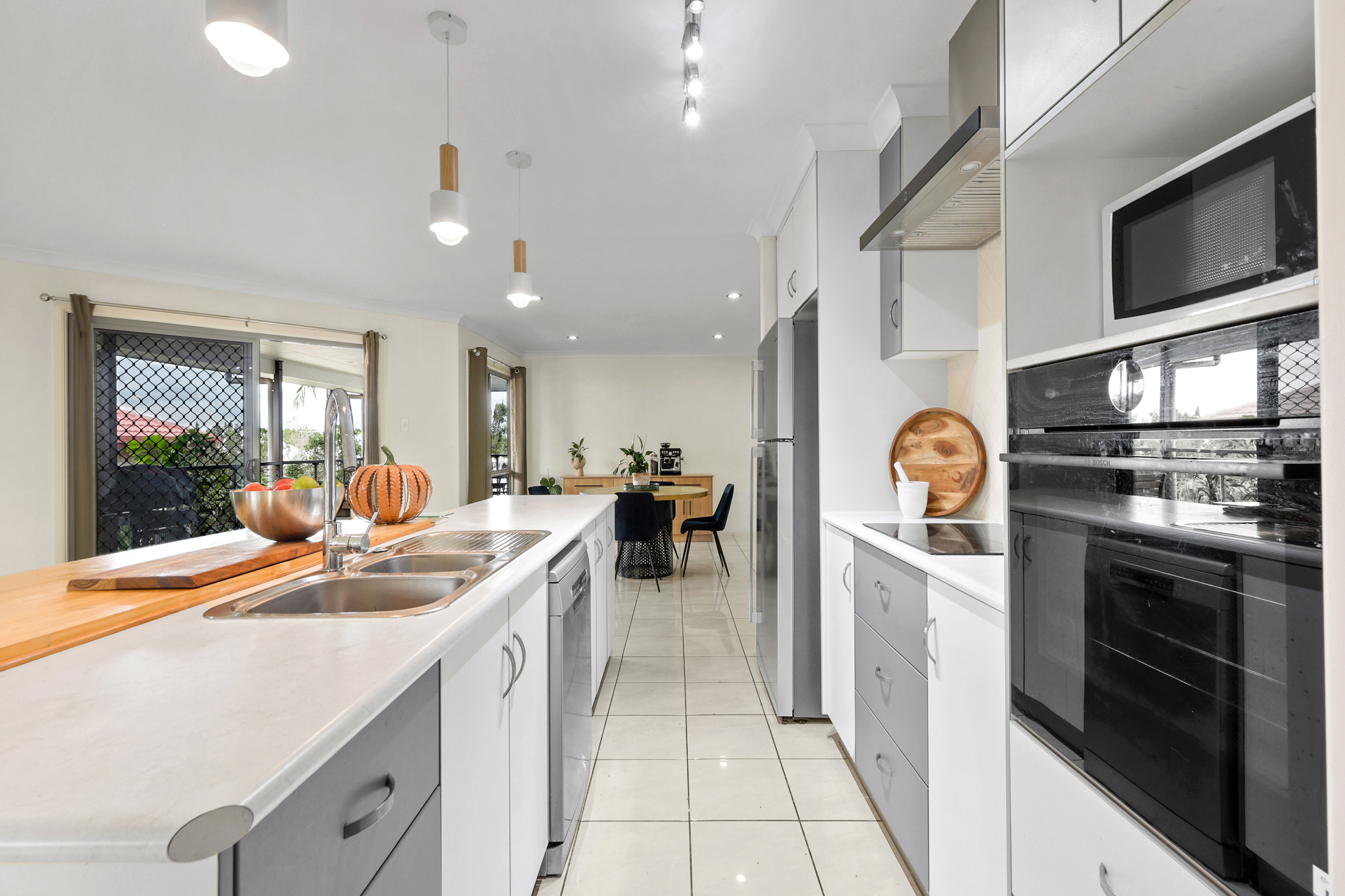 5 Stephanie Court, Glenella - Thumbnail 4