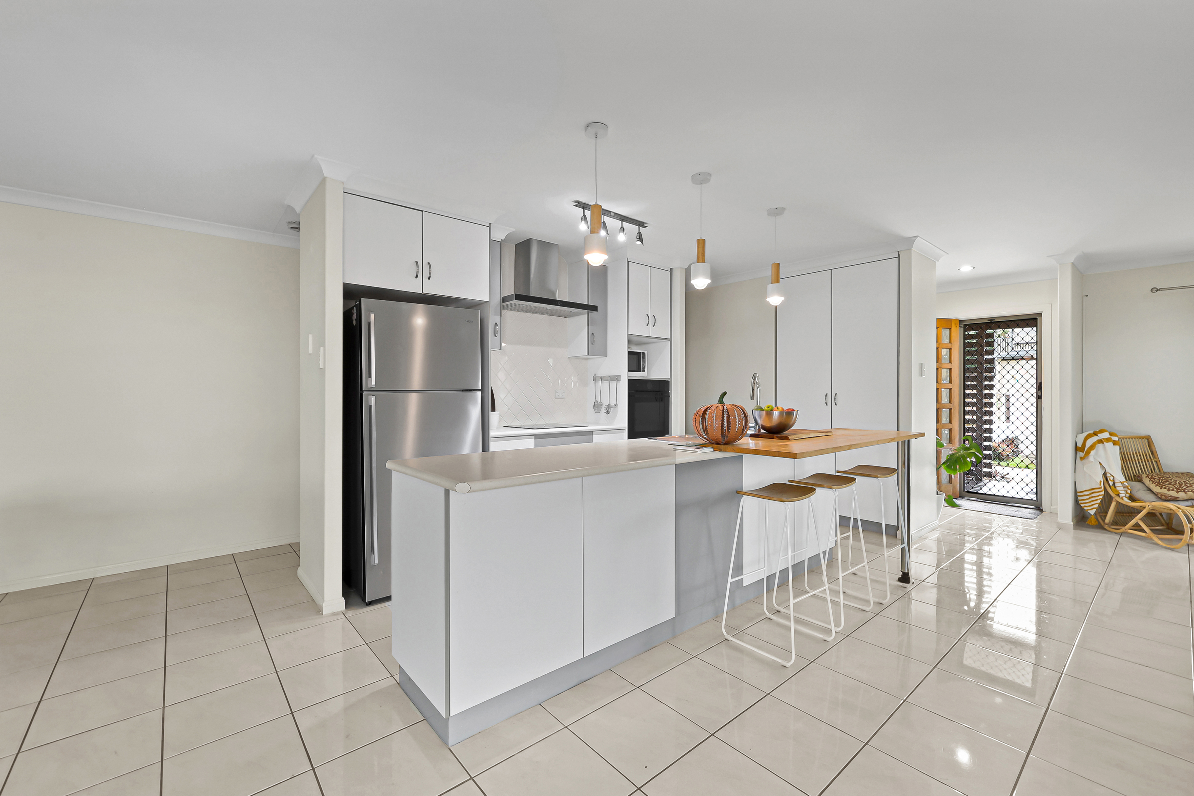 5 Stephanie Court, Glenella - Thumbnail 2