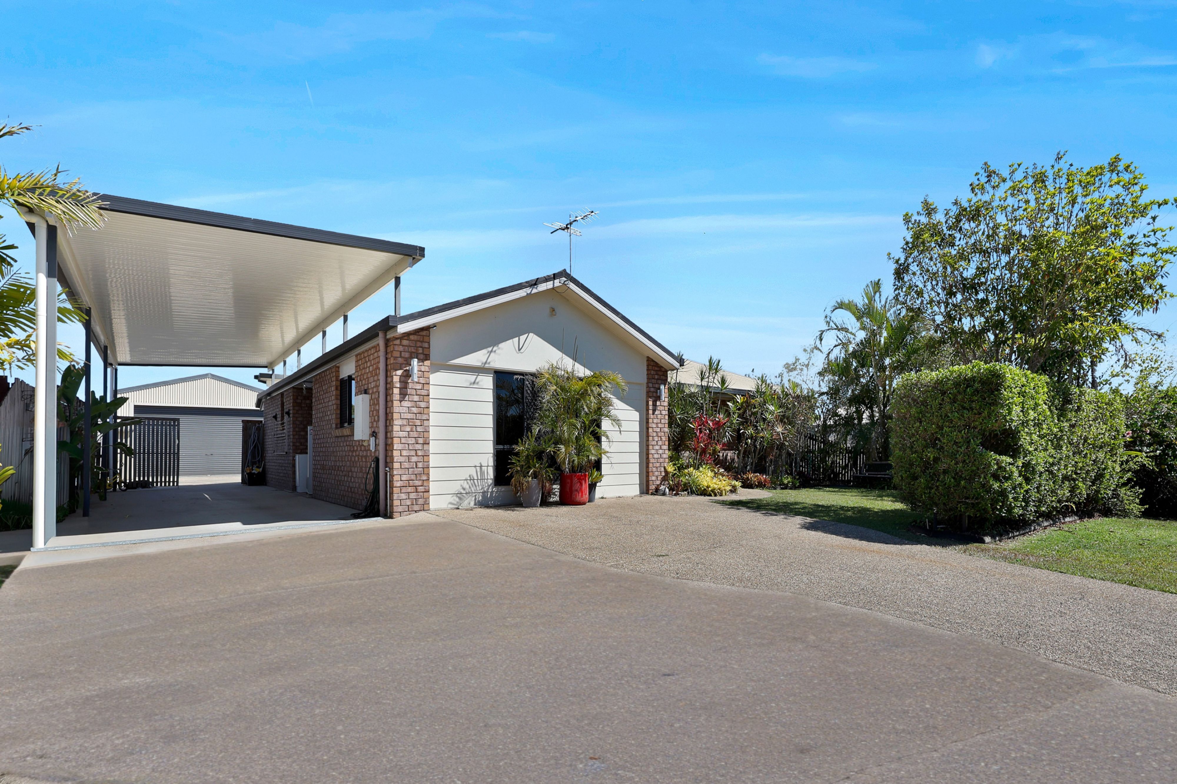 11 Wheeler Drive, Glenella - Thumbnail 2