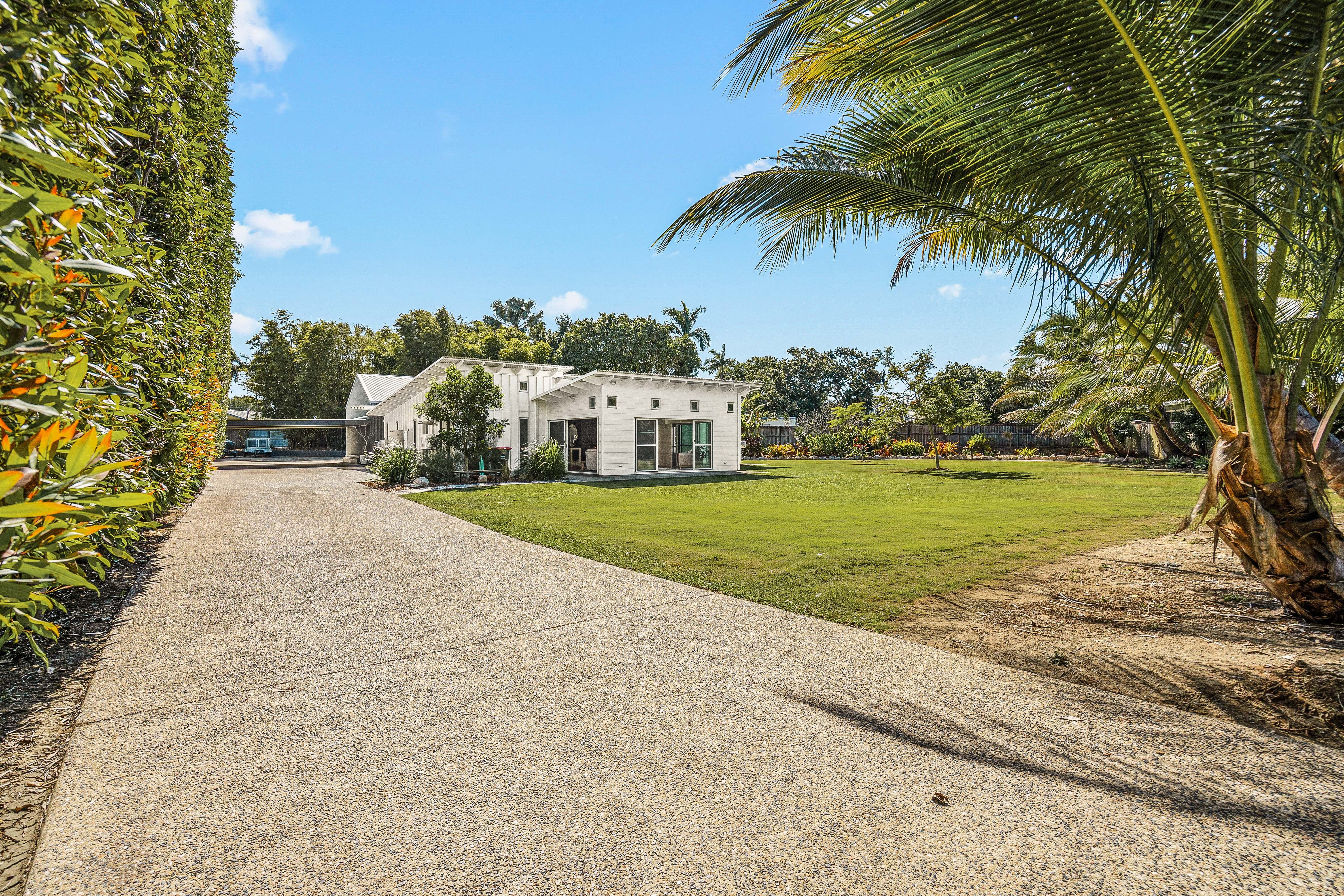 26 Jennifer Court, Bucasia - Image 1