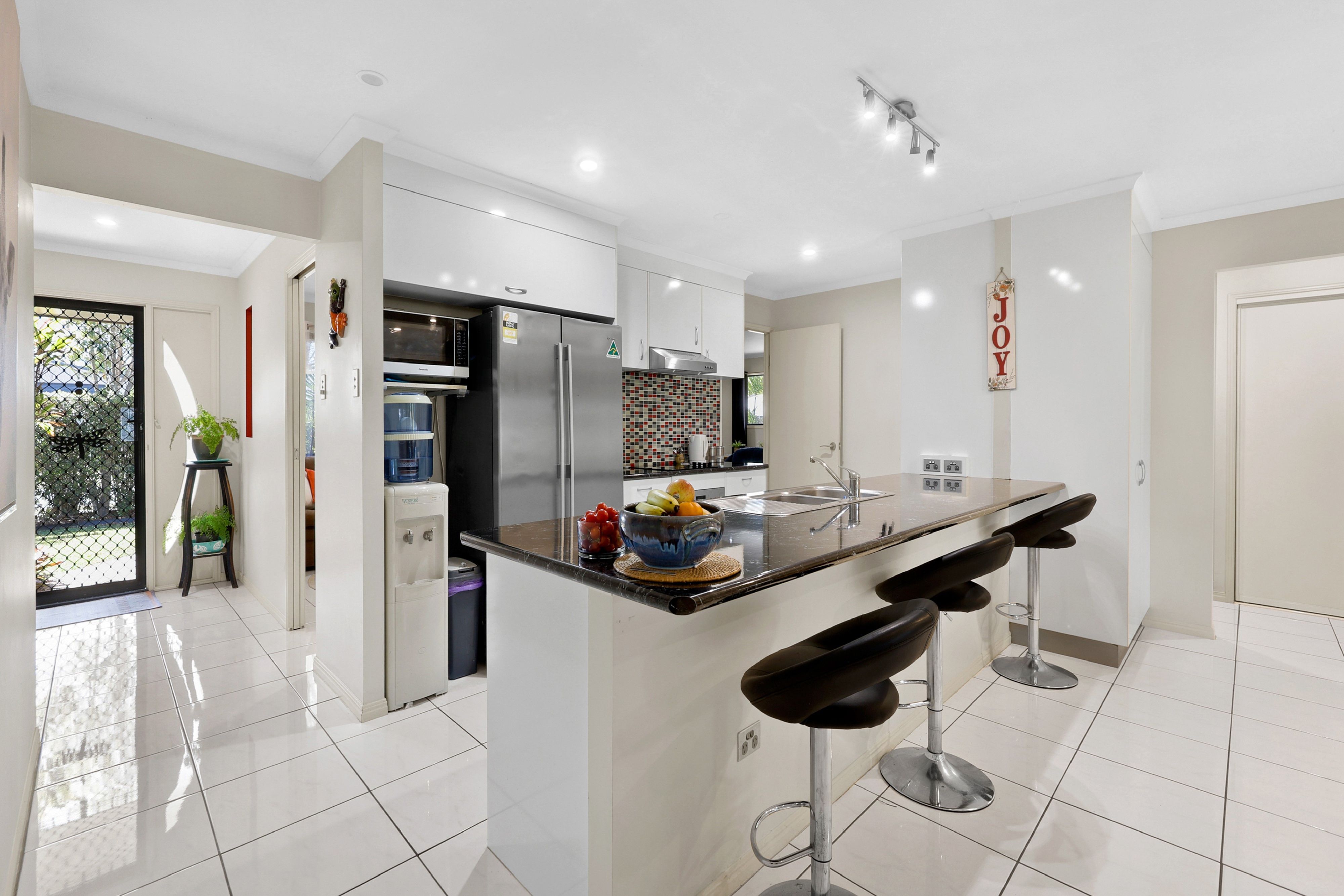 11 Wheeler Drive, Glenella - Thumbnail 3
