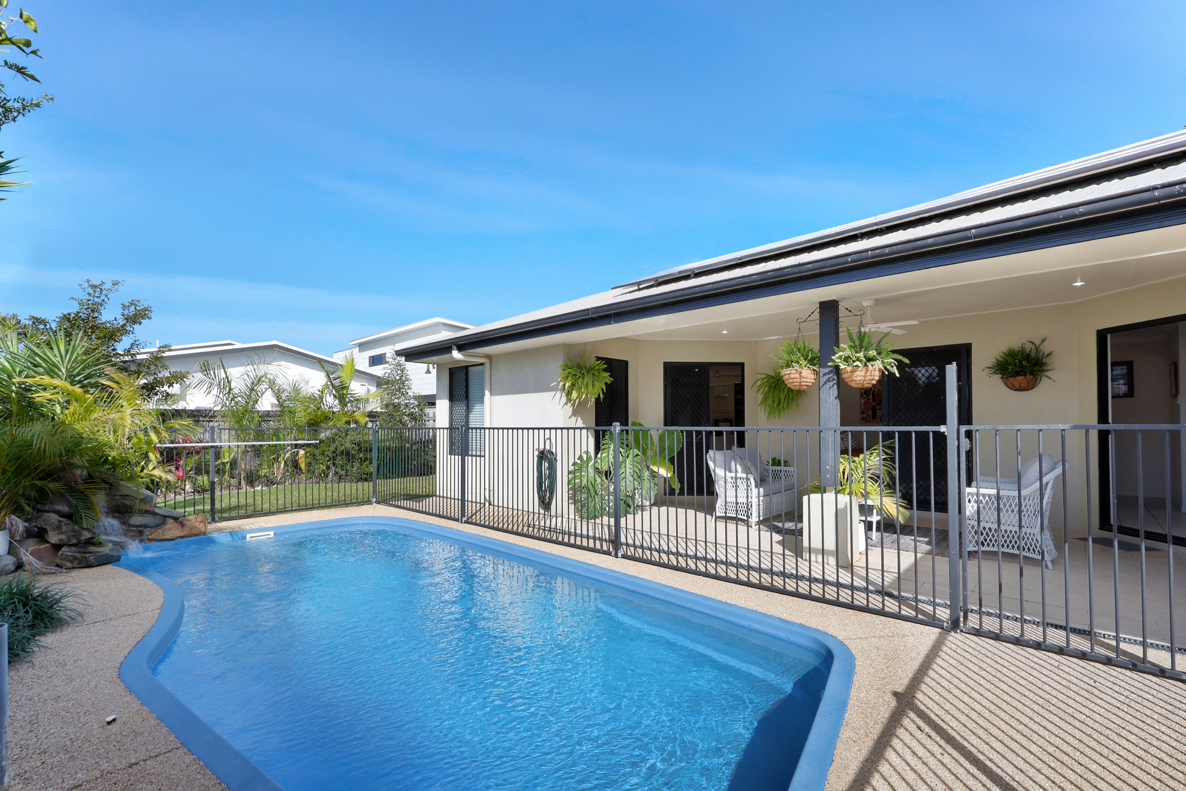 27 Victor Avenue, Glenella - Image 1