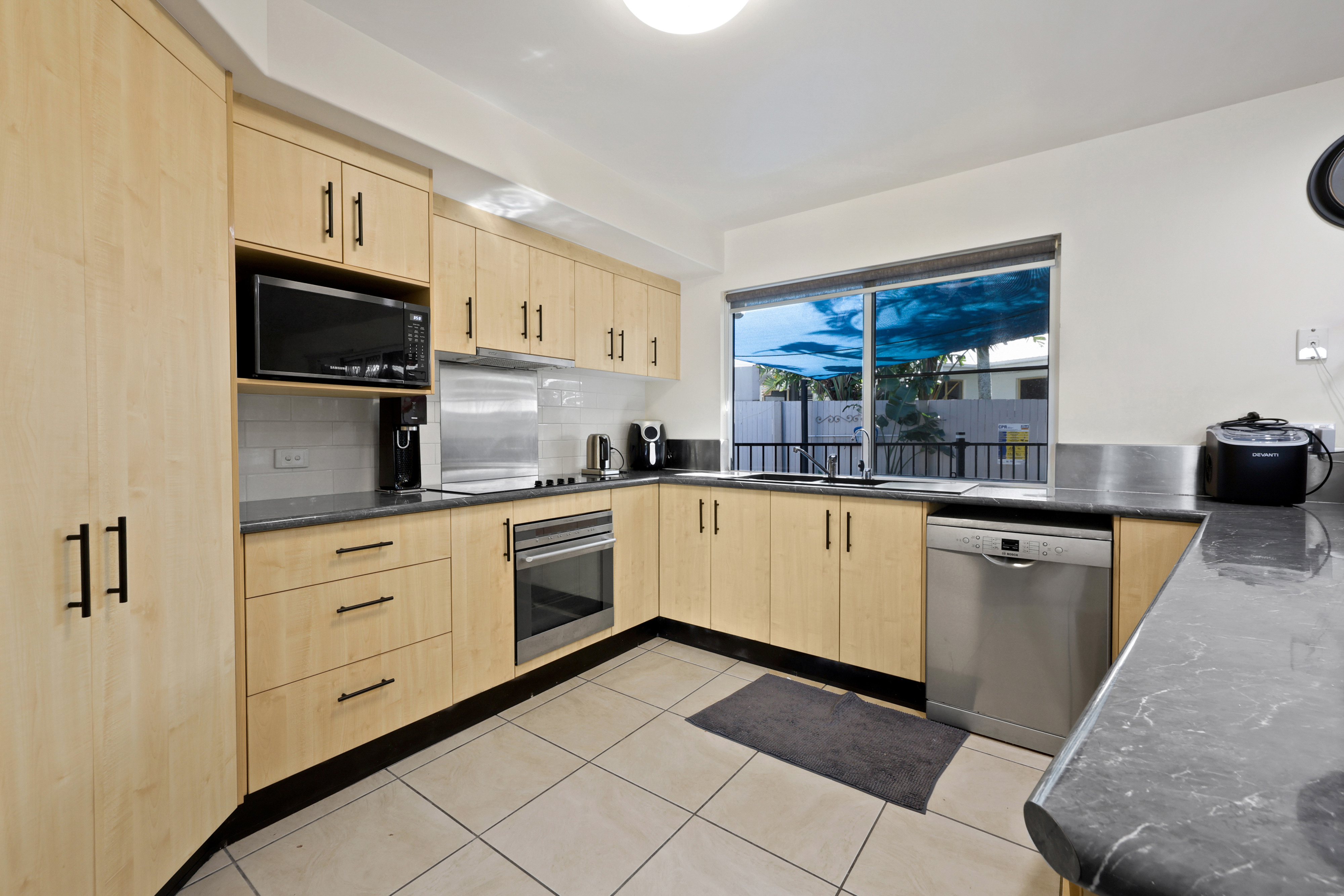7 Portside Place, Shoal Point - Thumbnail 4