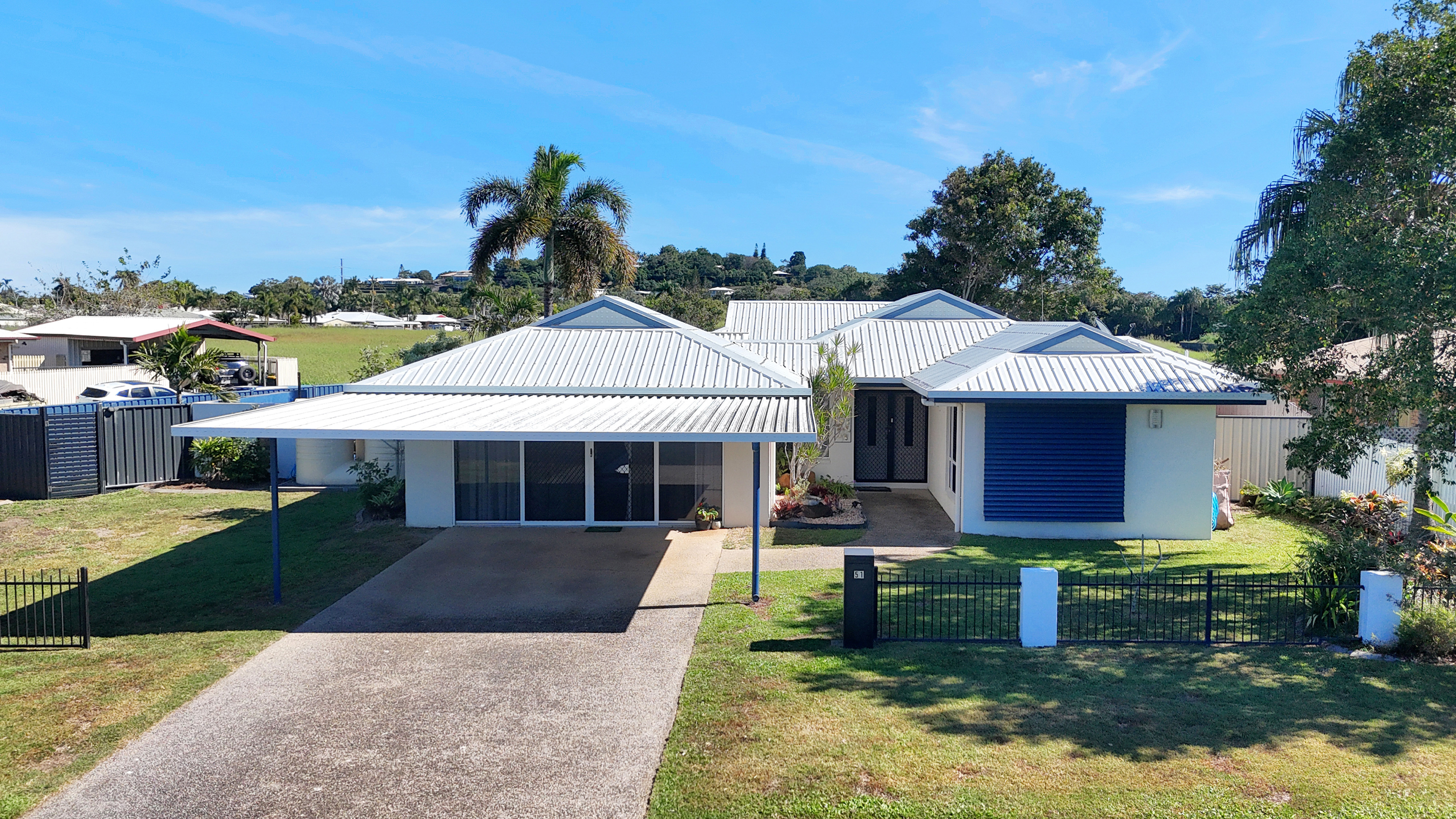 51 Bradman Drive, Glenella - Thumbnail 2