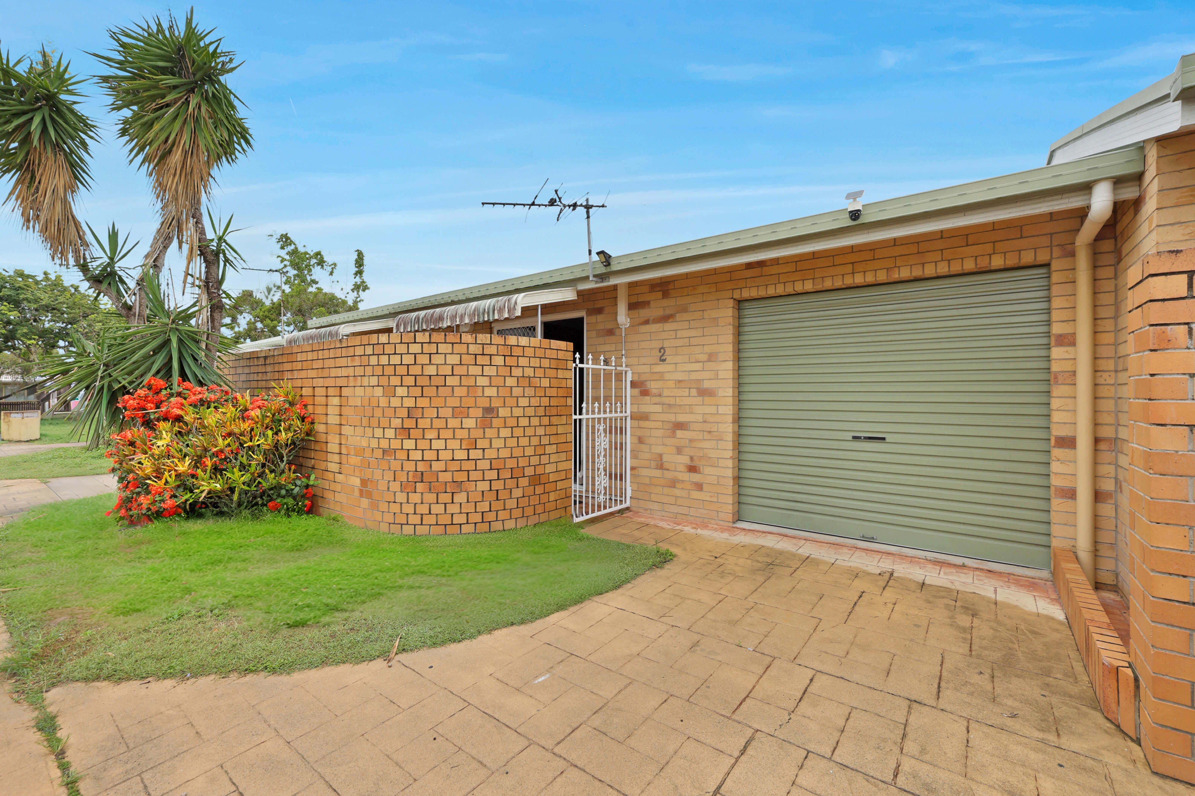 2/67 Oak Street