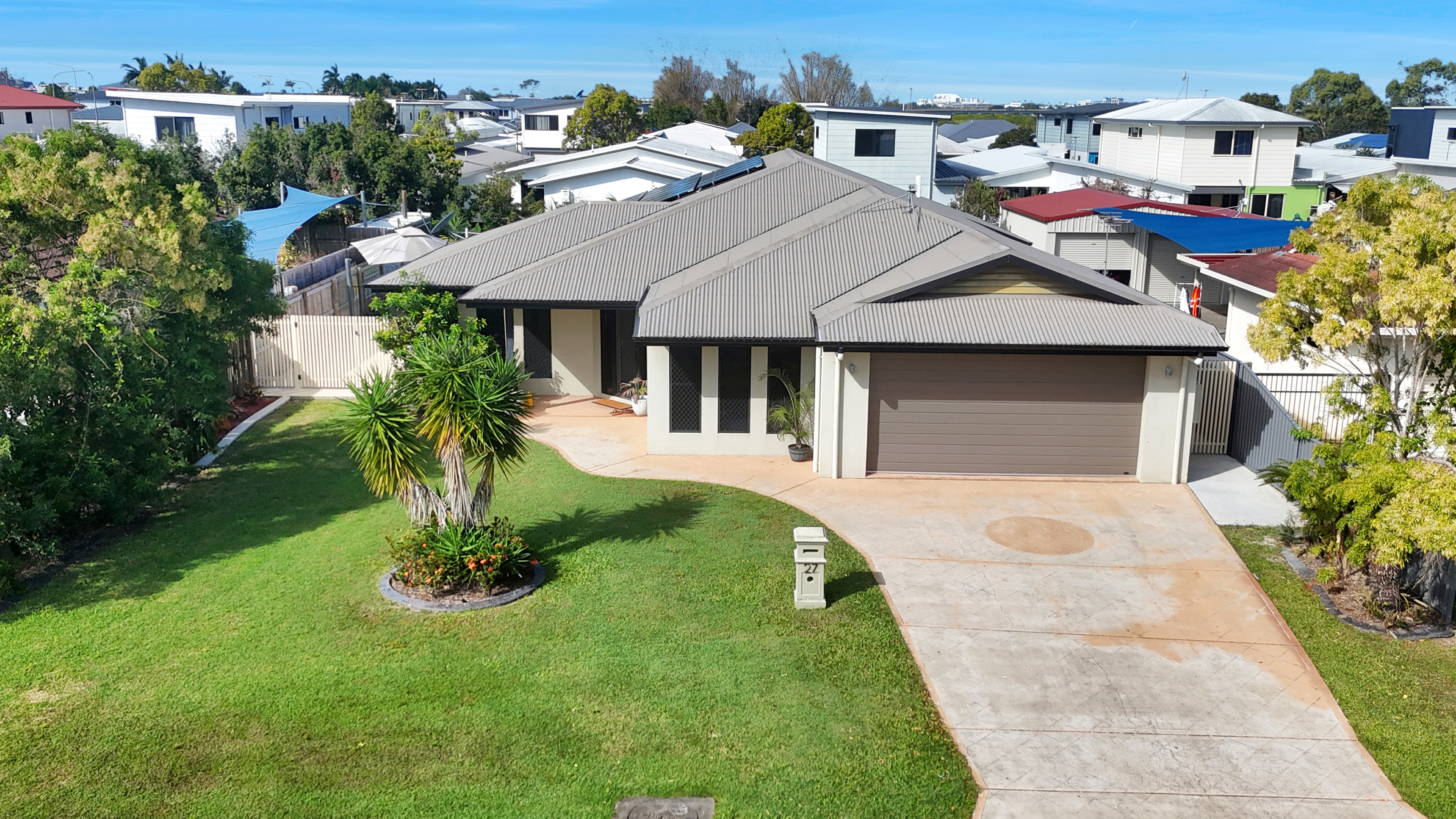 27 Victor Avenue, Glenella - Thumbnail 2