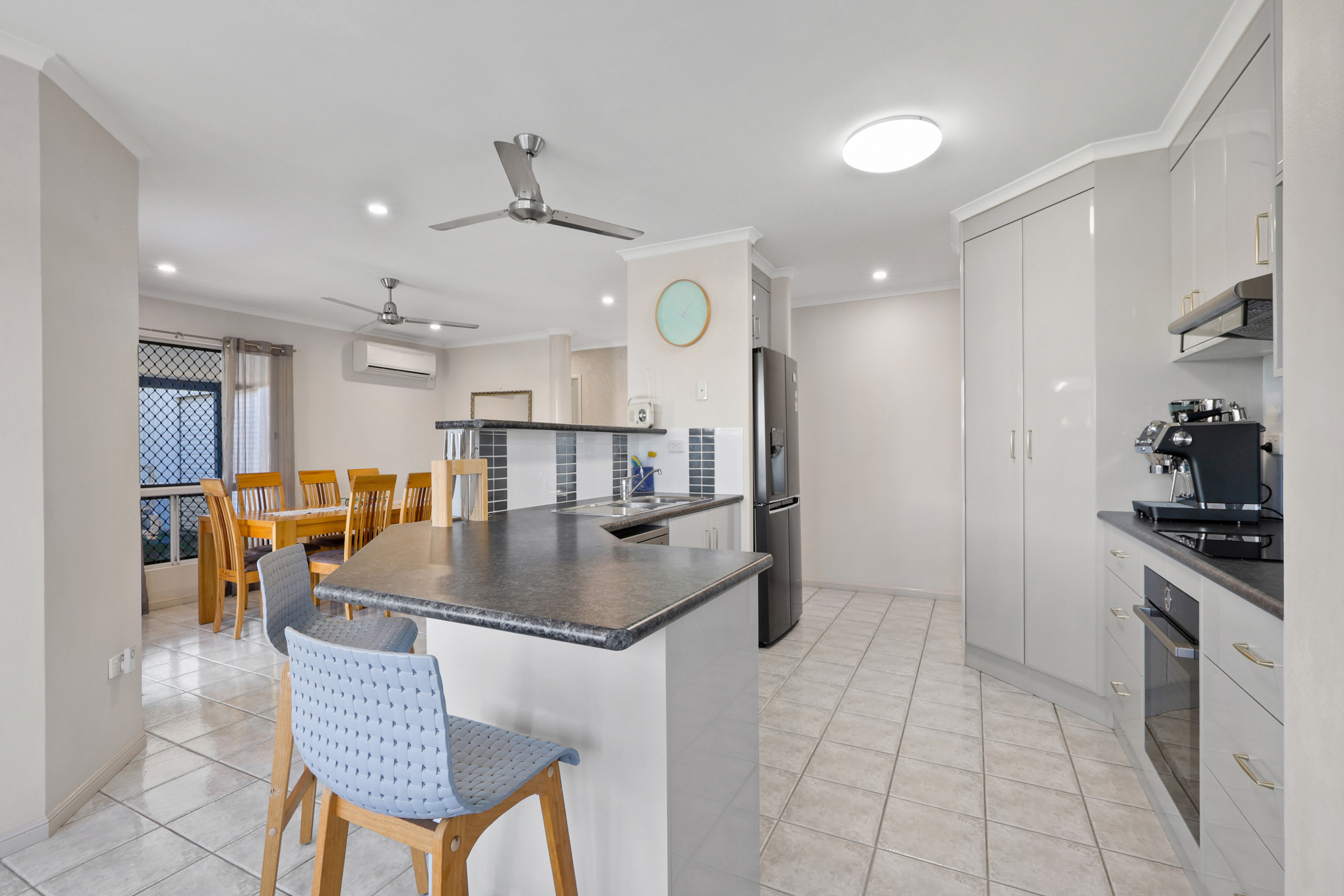 51 Bradman Drive, Glenella - Thumbnail 4