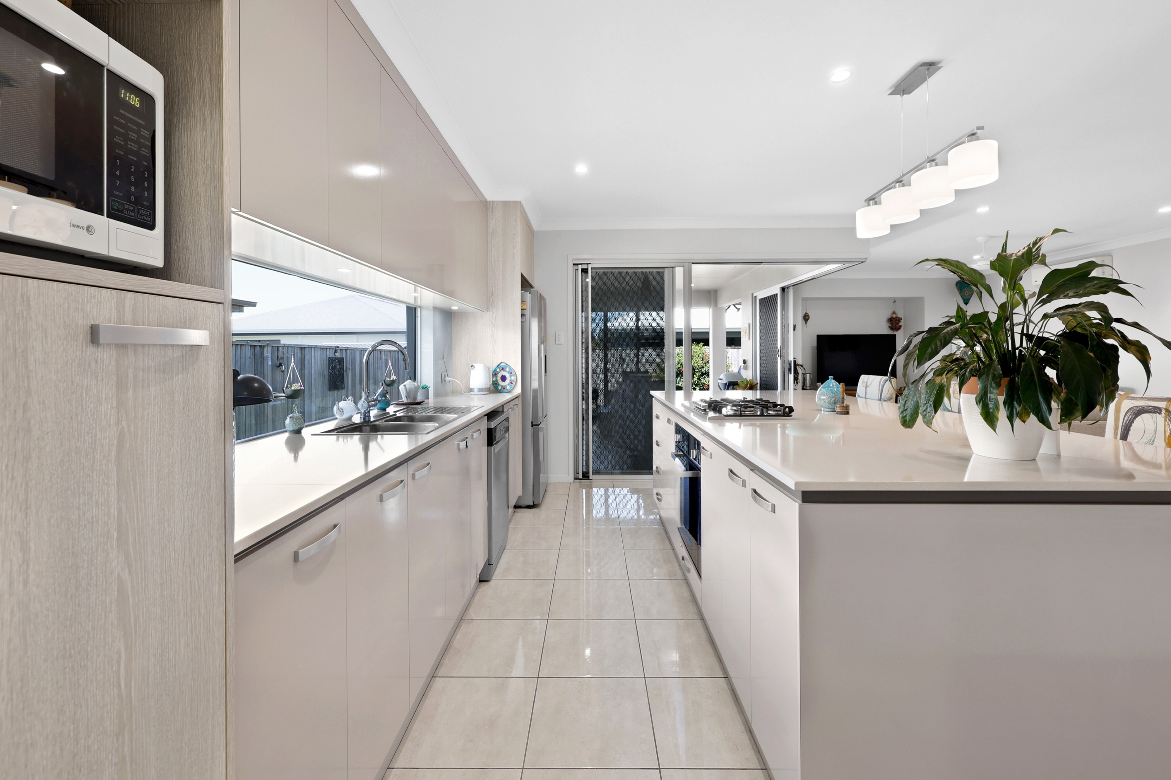 14 Eleanor Drive, Beaconsfield - Thumbnail 2