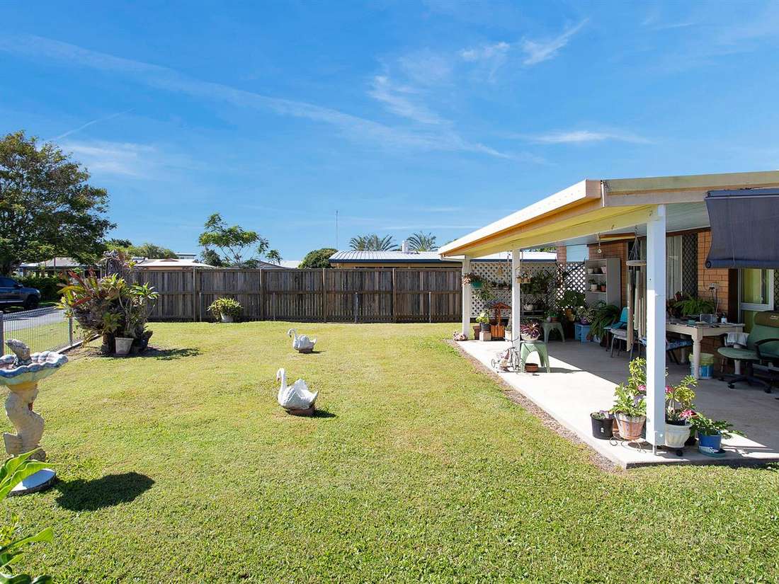 Property Sale at 1 Mallett Court, BEACONSFIELD QLD, 4740 Explore