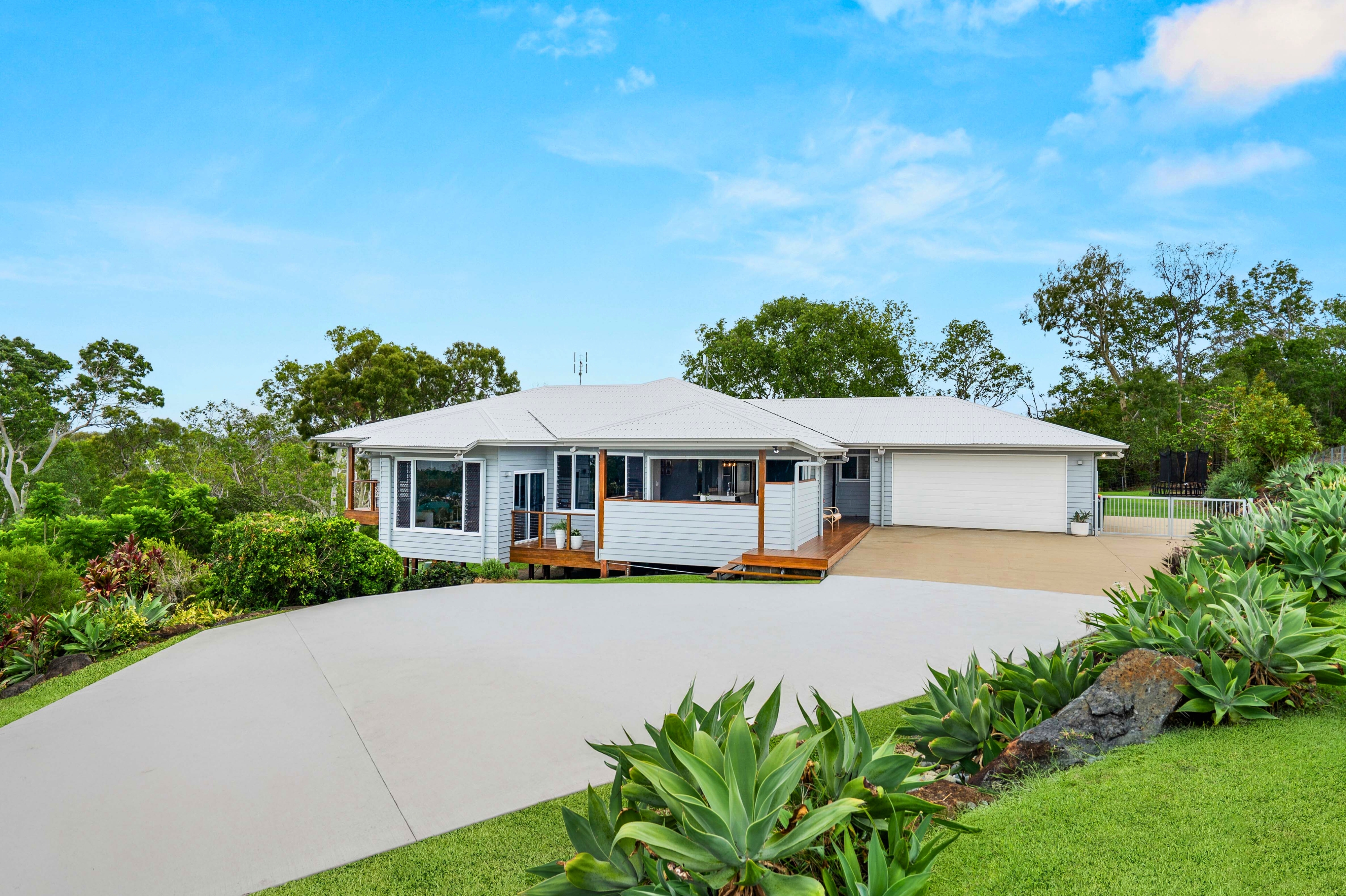 17 Fleetwood Court, Freshwater Point - Thumbnail 2