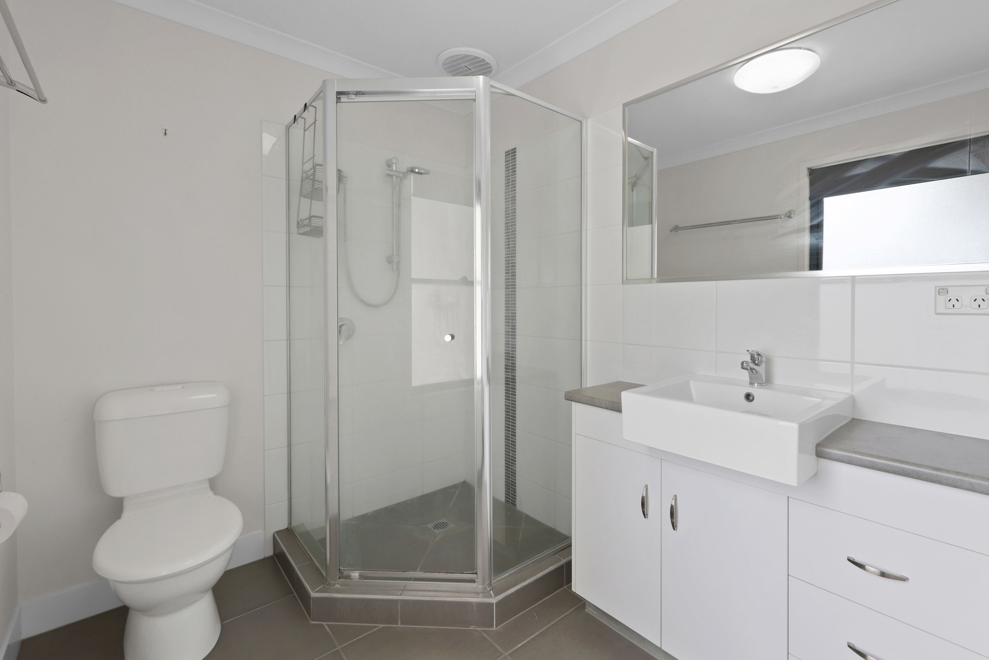 1/3 Coolum Court, Blacks Beach - Thumbnail 7