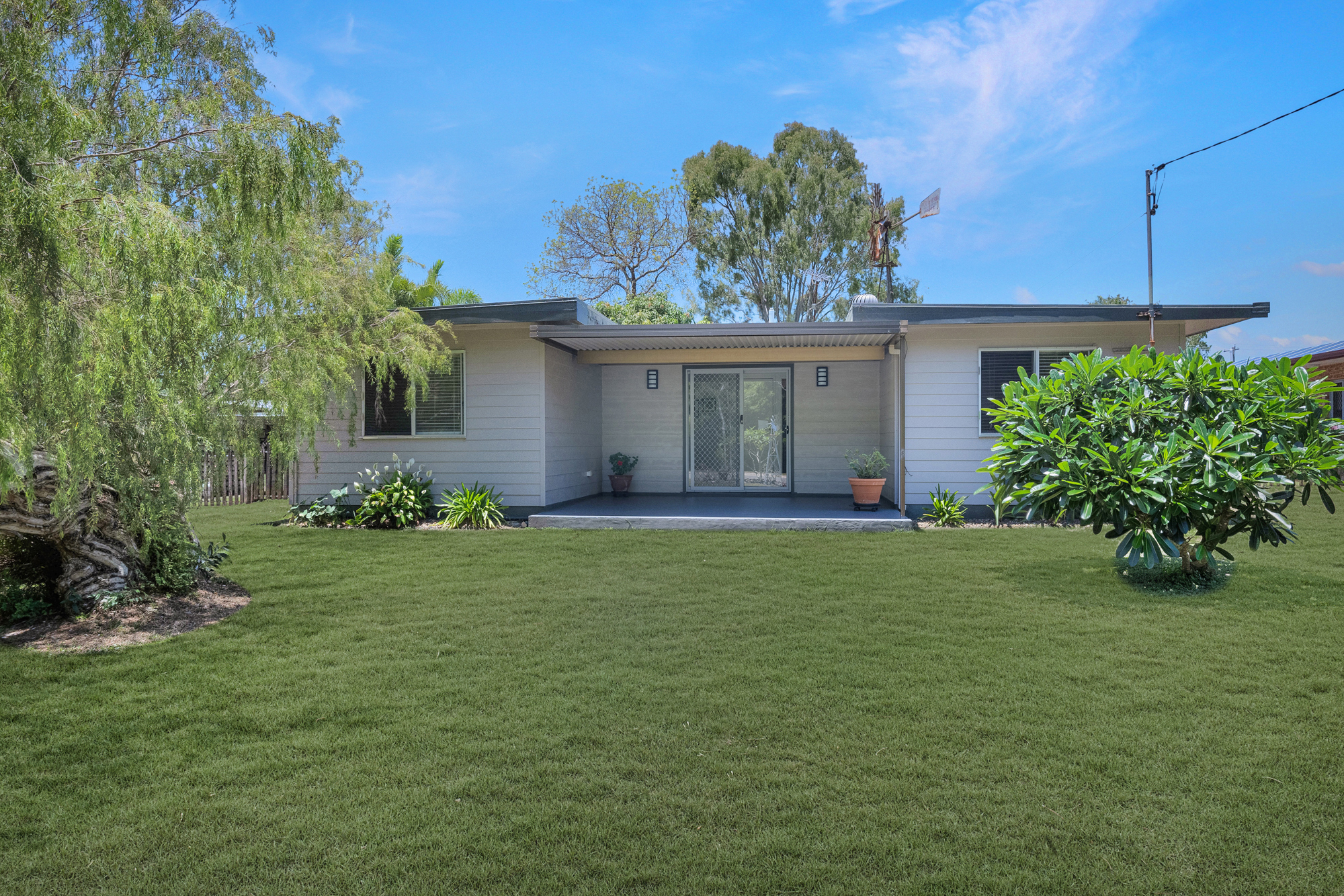 14 Clark Street, Grasstree Beach - Thumbnail 2