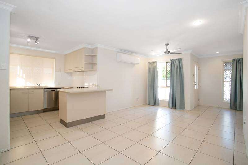 Photo 3 of 2/8 Steen Street, South Mackay