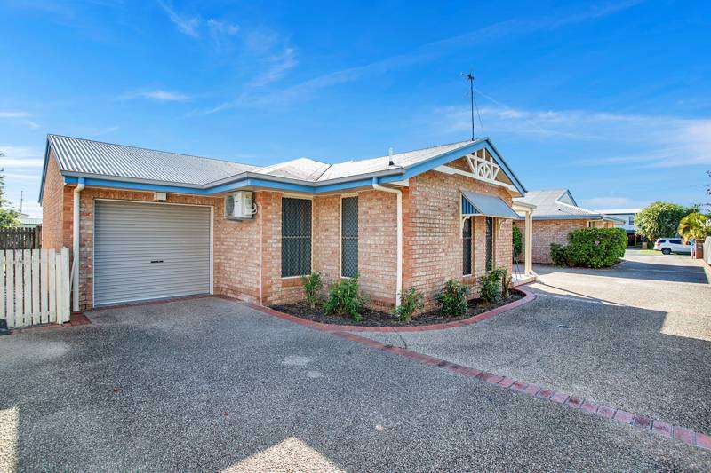 Photo 2 of 2/8 Steen Street, South Mackay