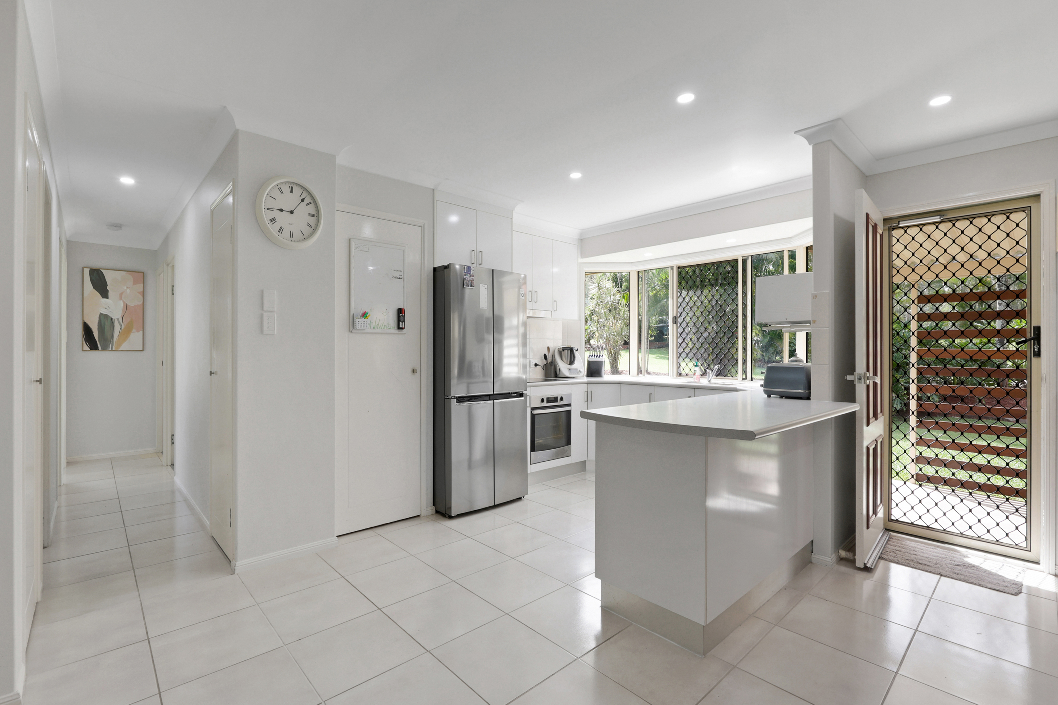 4 Austin Drive, Eton - Thumbnail 4