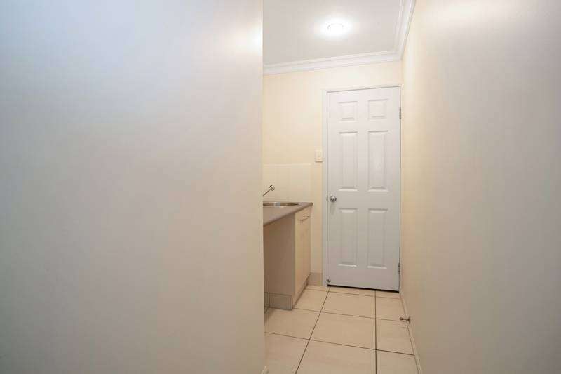 Photo 8 of 2/8 Steen Street, South Mackay