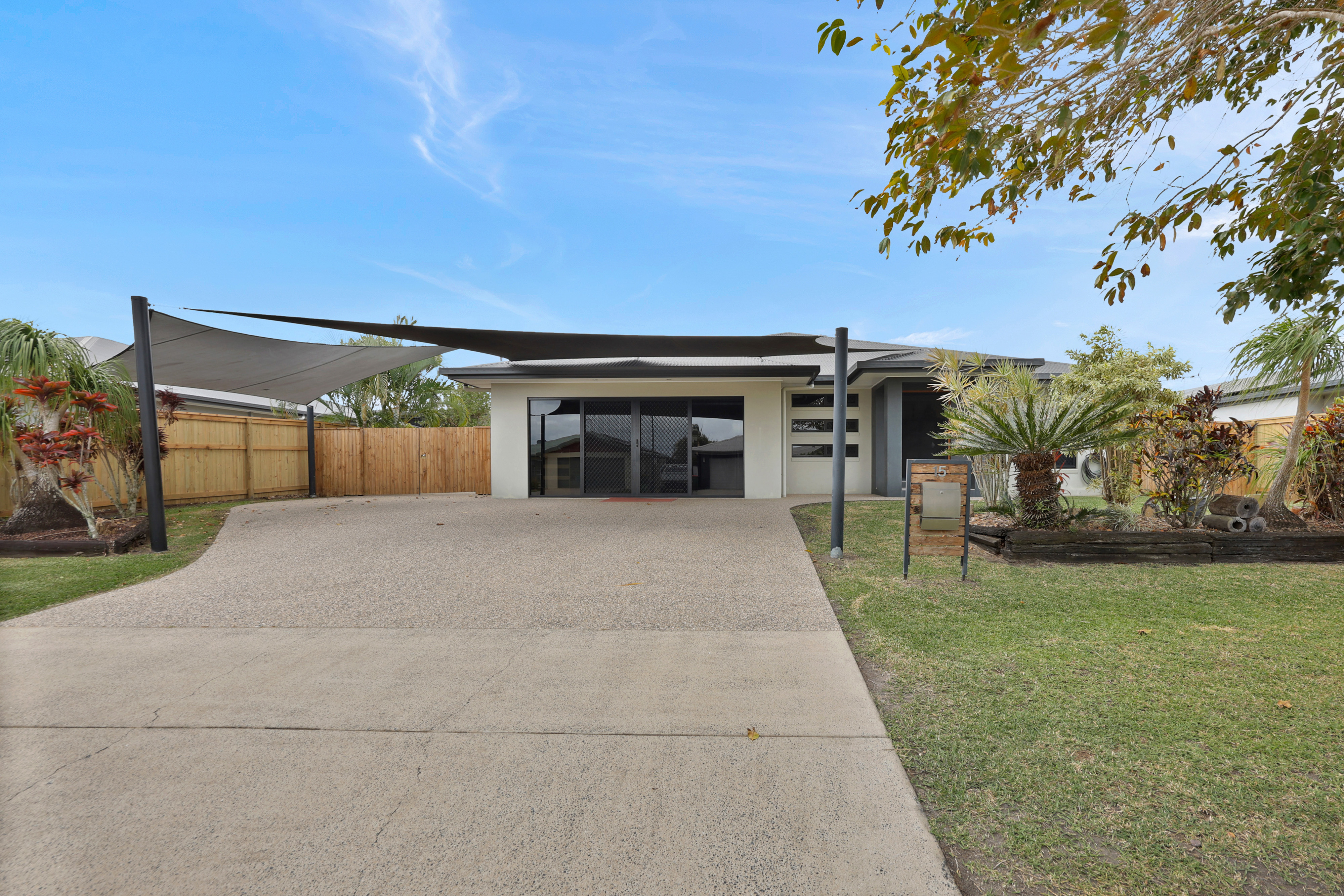 15 Hoffman Drive, Marian - Image 1