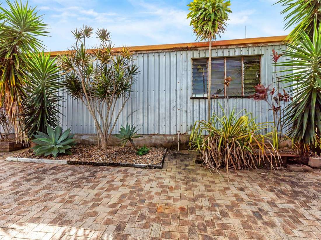 Property Sale at 11 Hill End Road, GLENELLA QLD, 4740 Explore