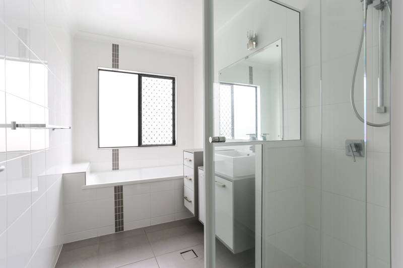 33 Gingham Street, Glenella - Thumbnail 8