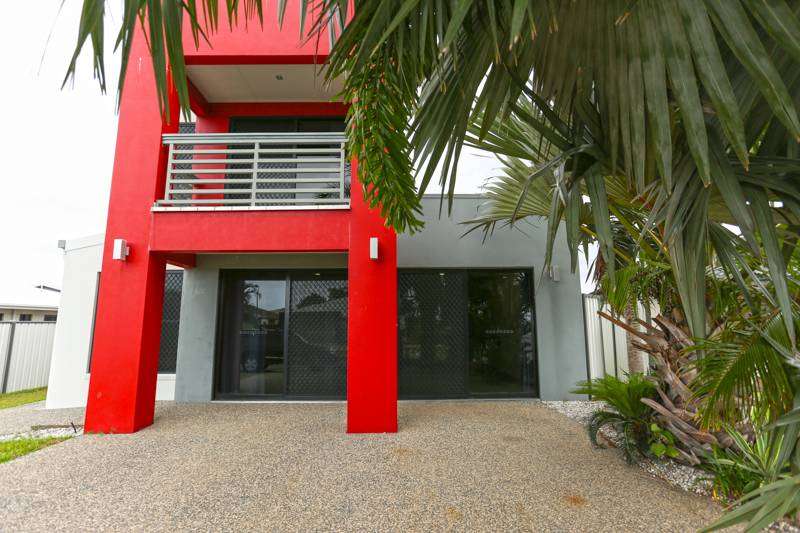 33 Gingham Street, Glenella - Thumbnail 4