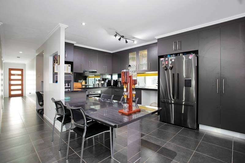 8 Huron Crescent