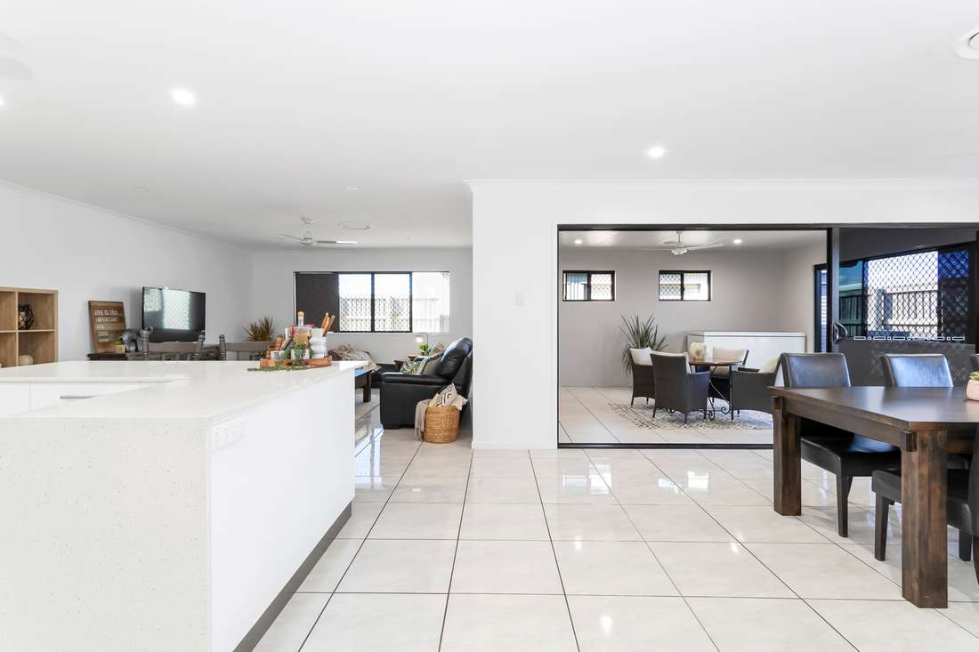 12 Lancaster Way, Ooralea - Thumbnail 8