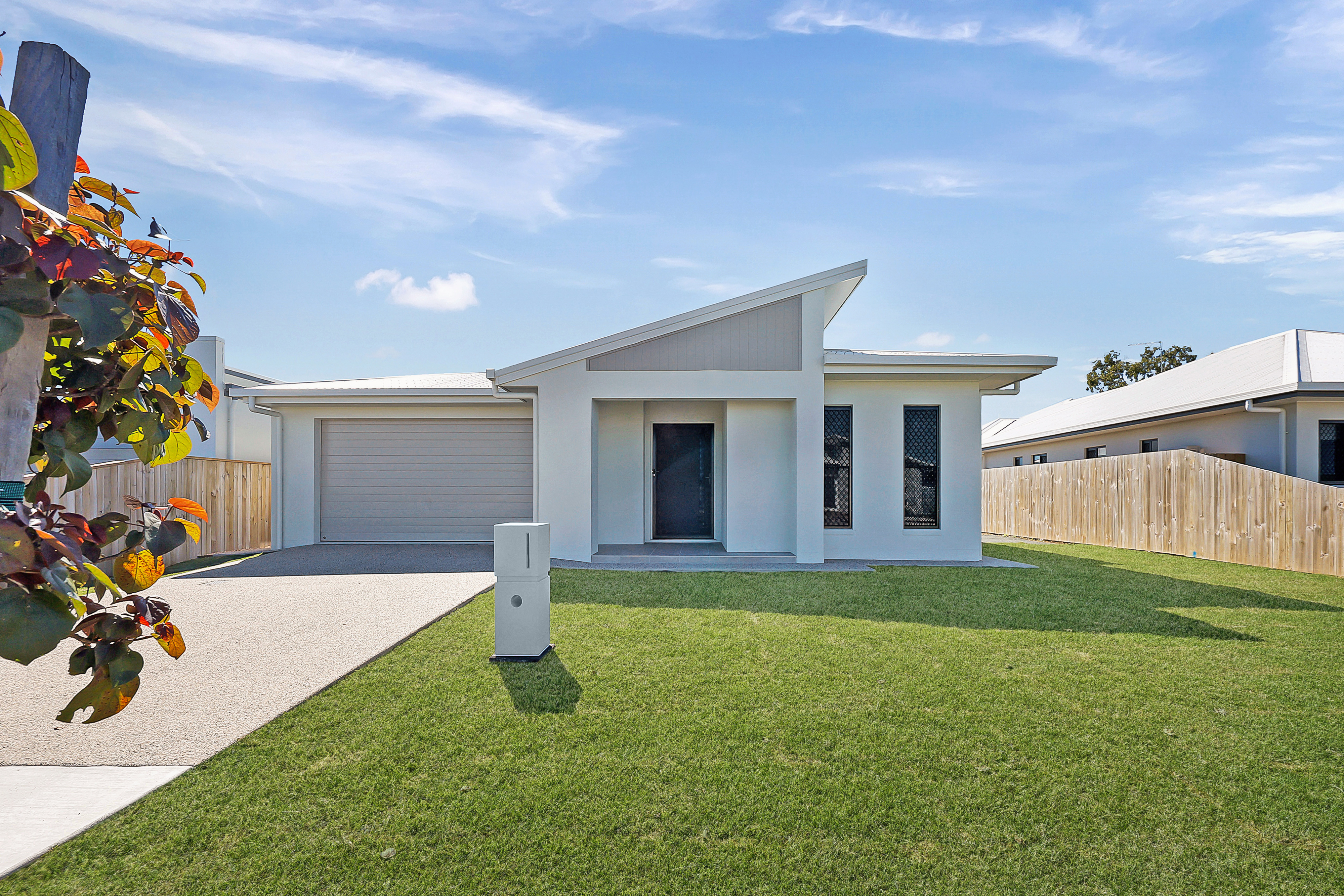 38 Hermosa Circuit, Beaconsfield - Thumbnail 2